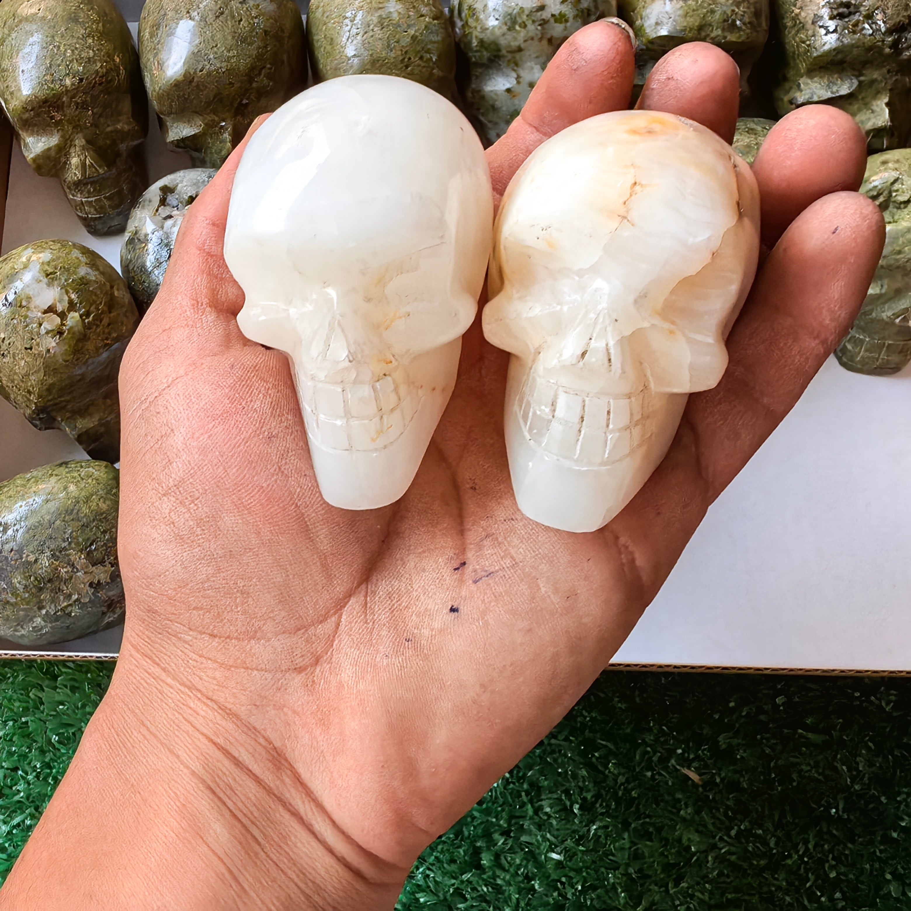 17 pc mixted skulls epidote & white onix