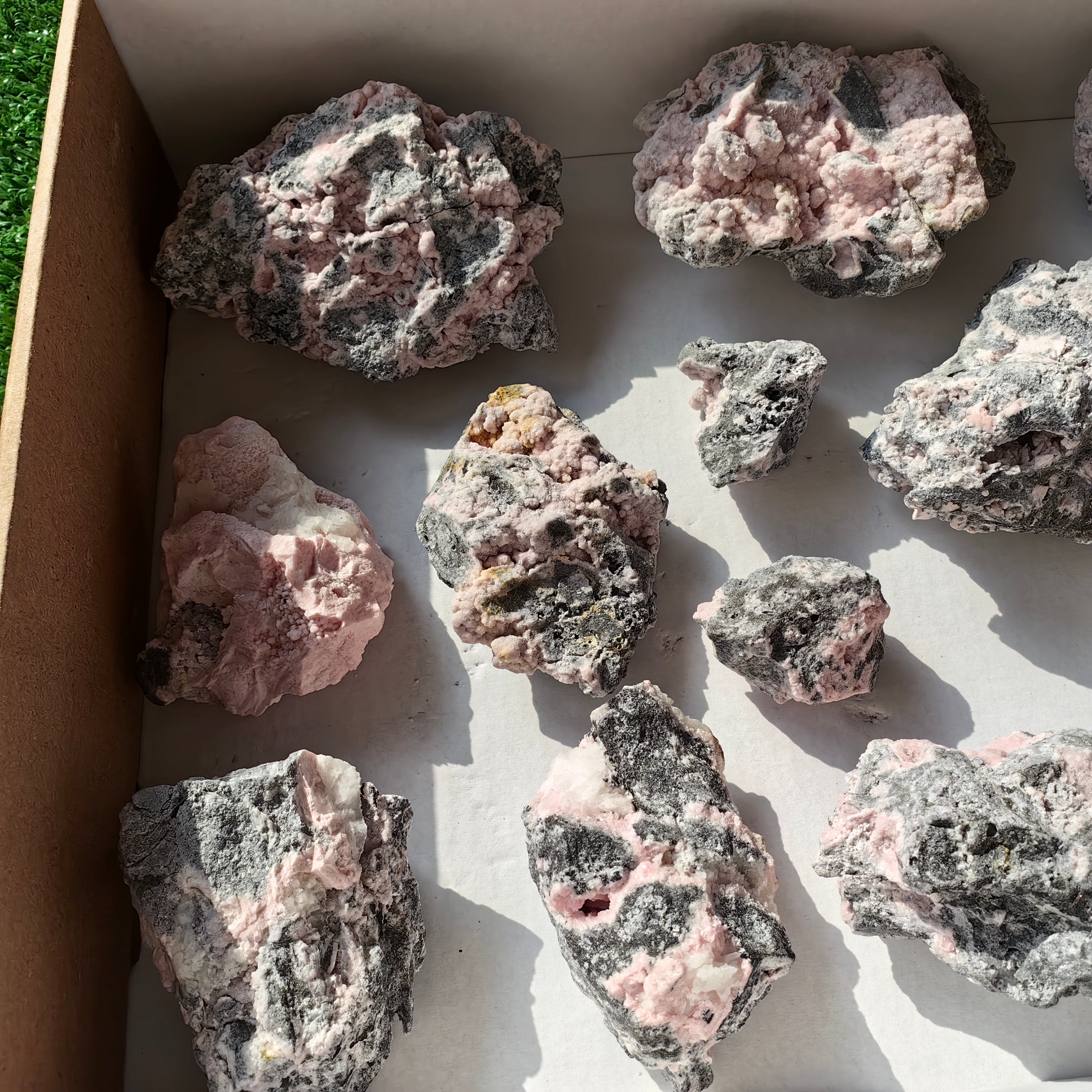 12 rhodochrosite quartz crystals specimen PERU