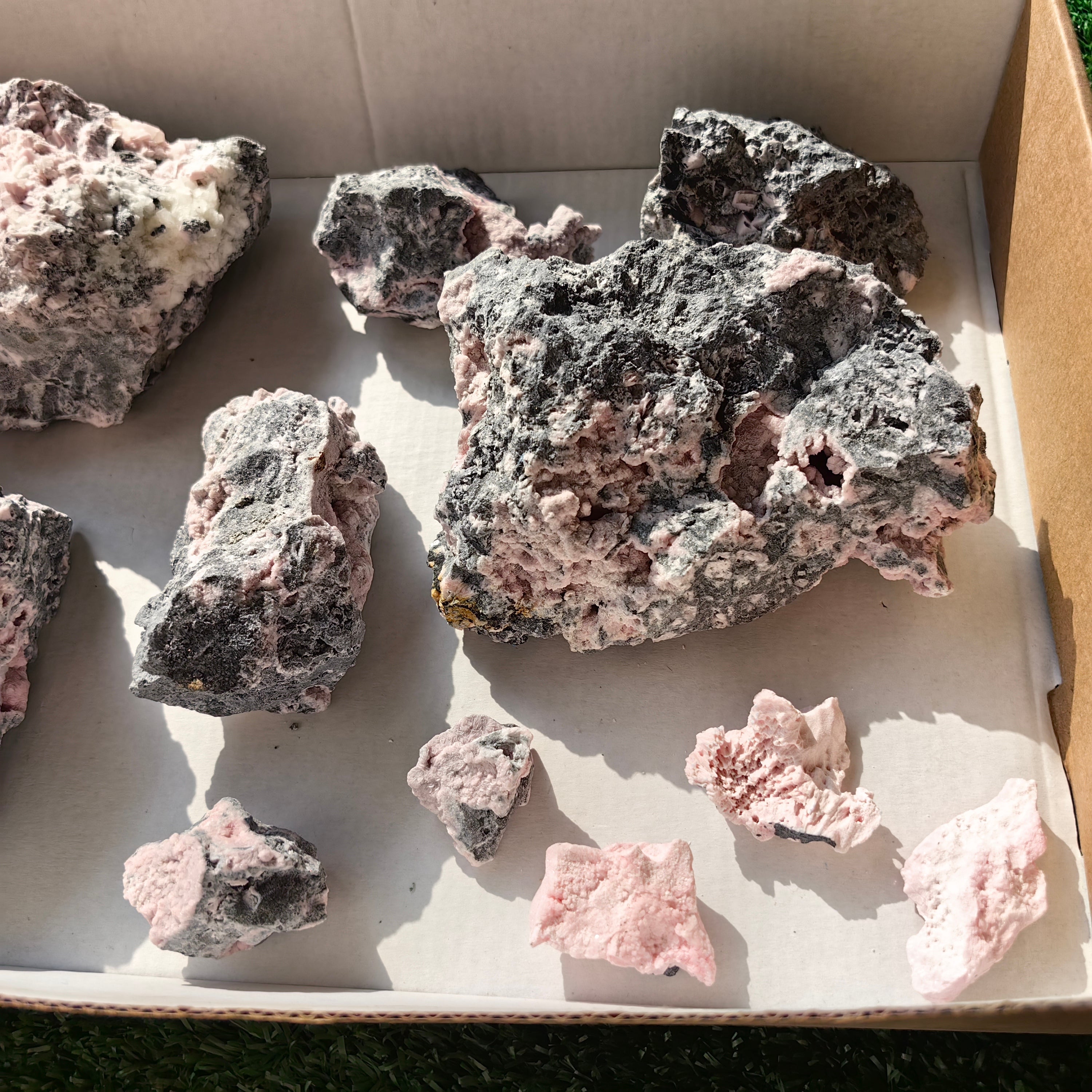 11 rhodochrosite quartz crystals specimen PERU