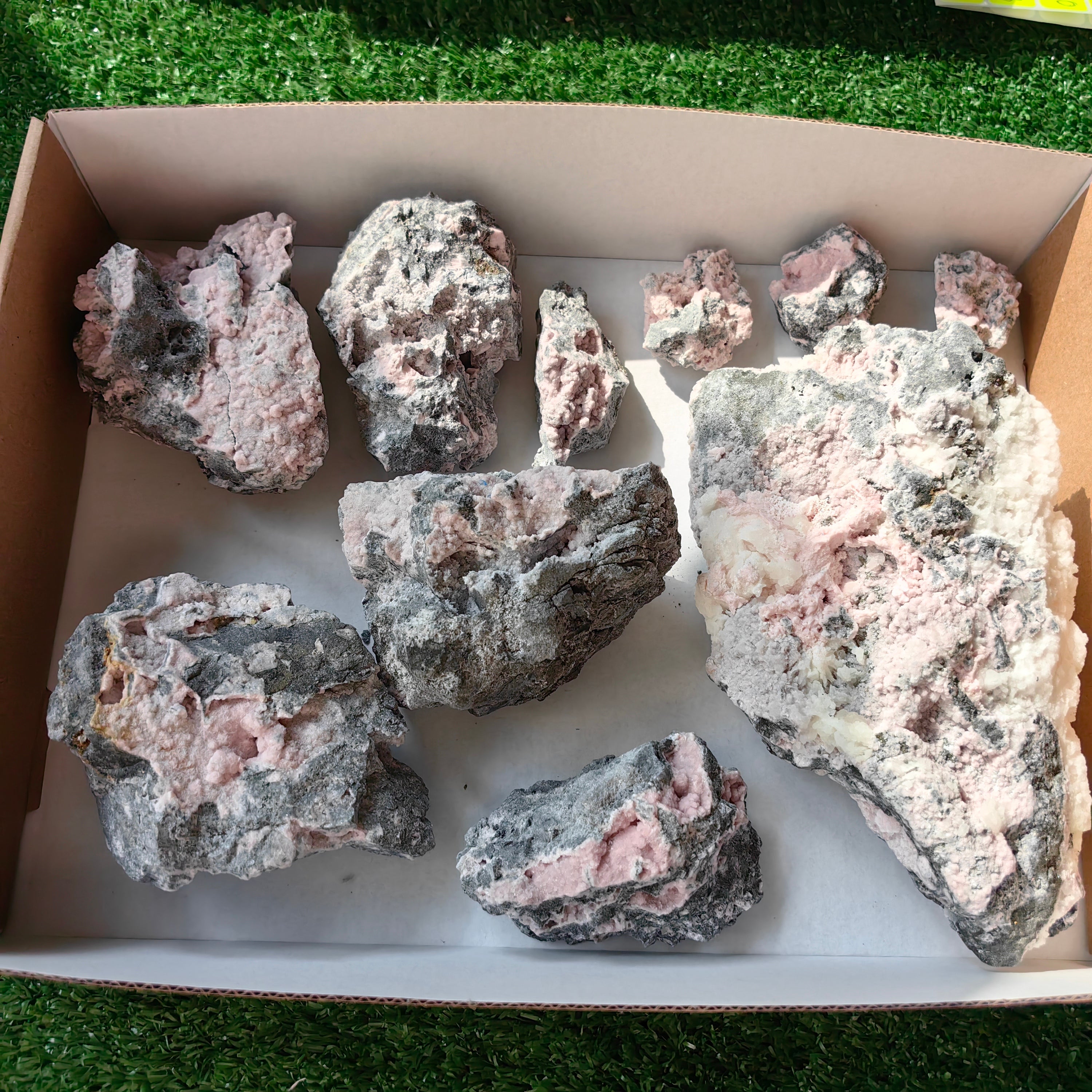 10 rhodochrosite quartz crystals specimen PERU