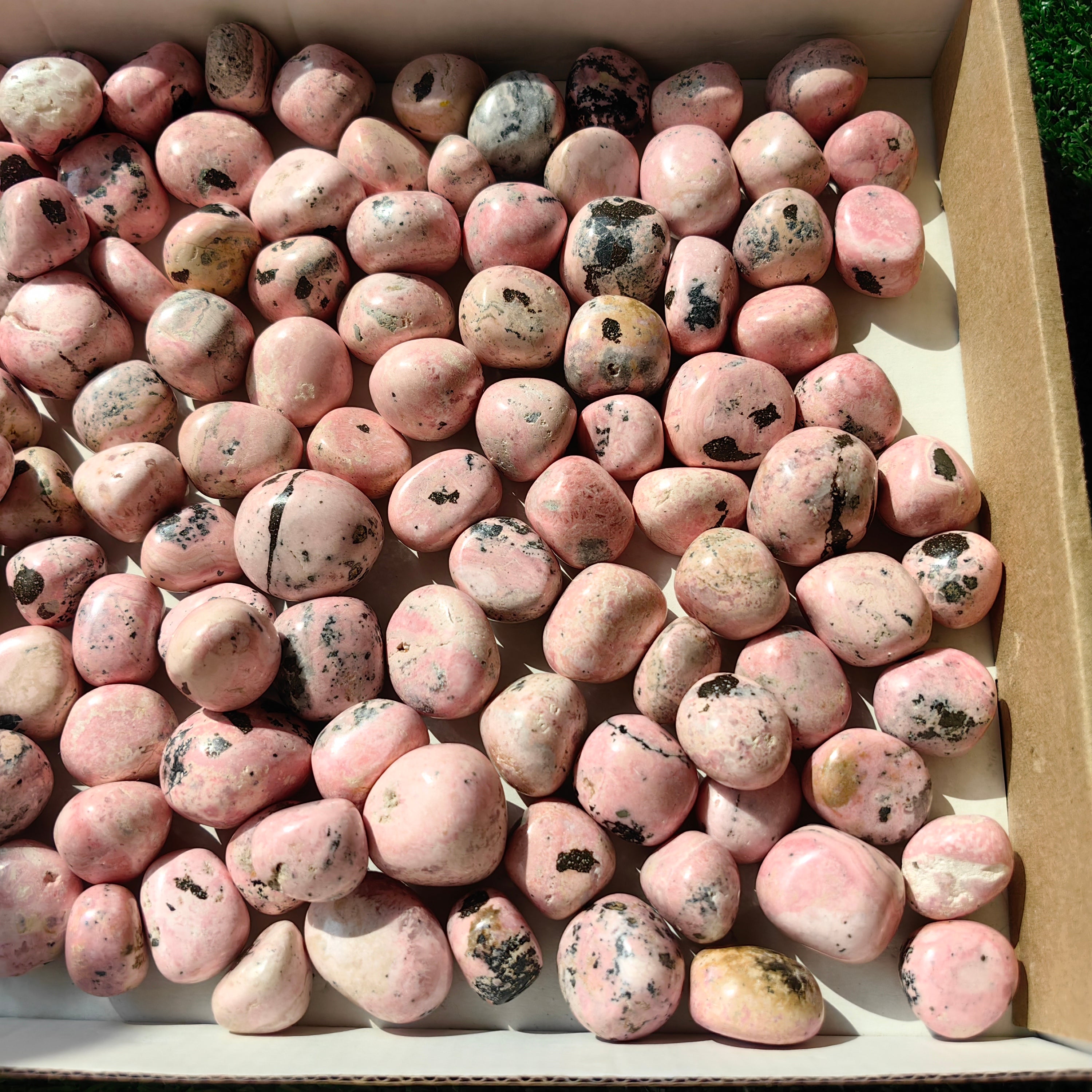 2 kg tumbled rhodonite