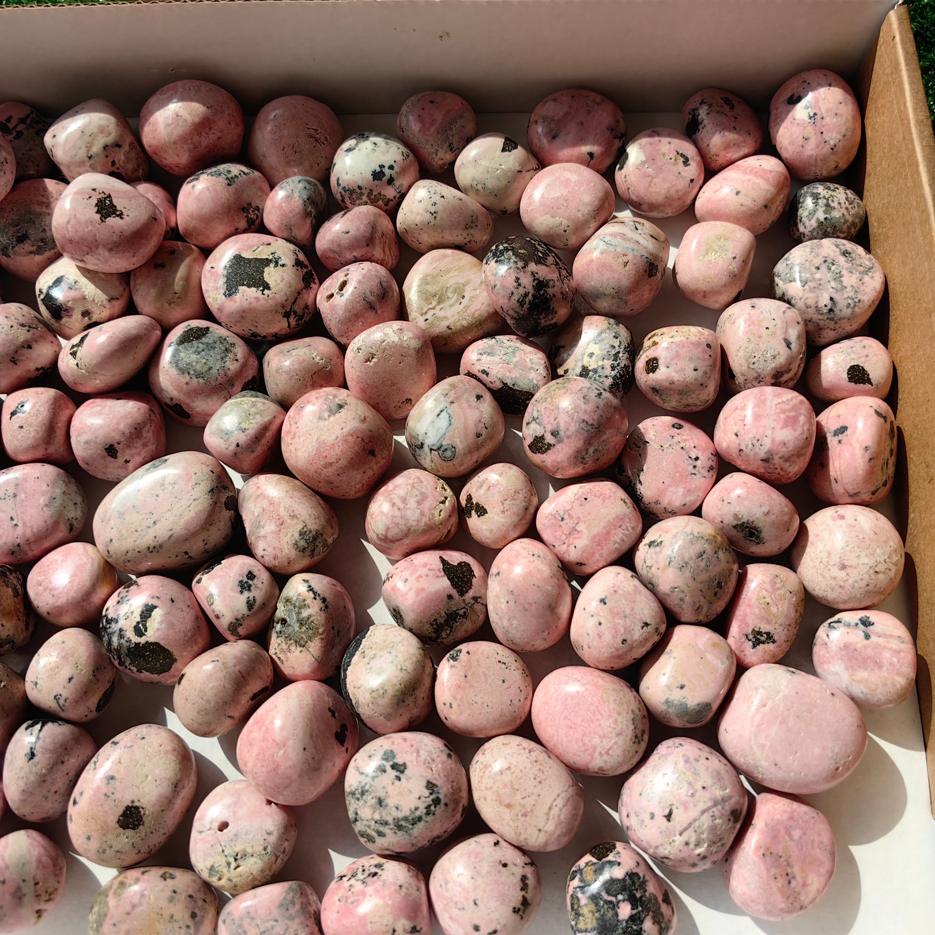 2 kg tumbled rhodonite