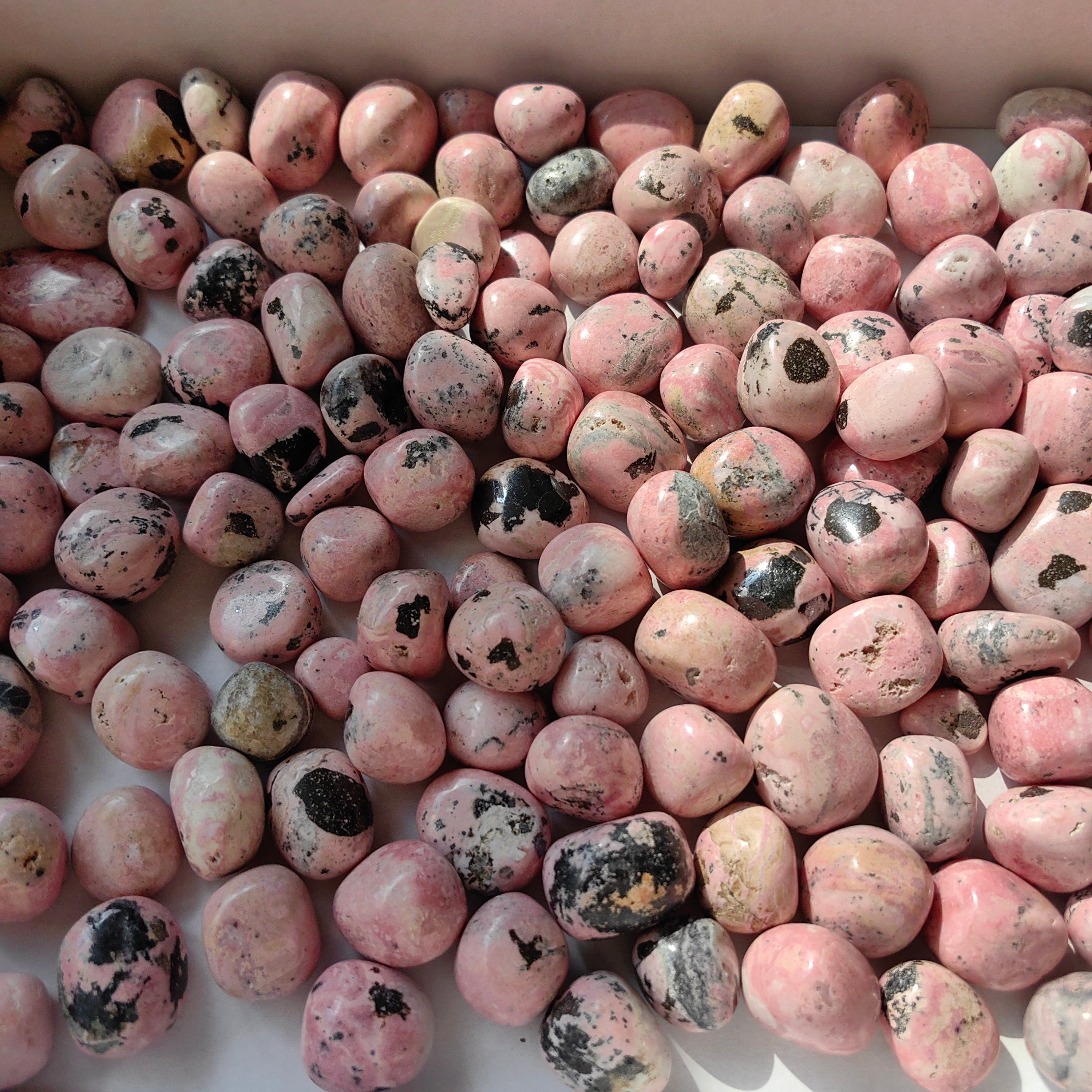 2 kg tumbled rhodonite