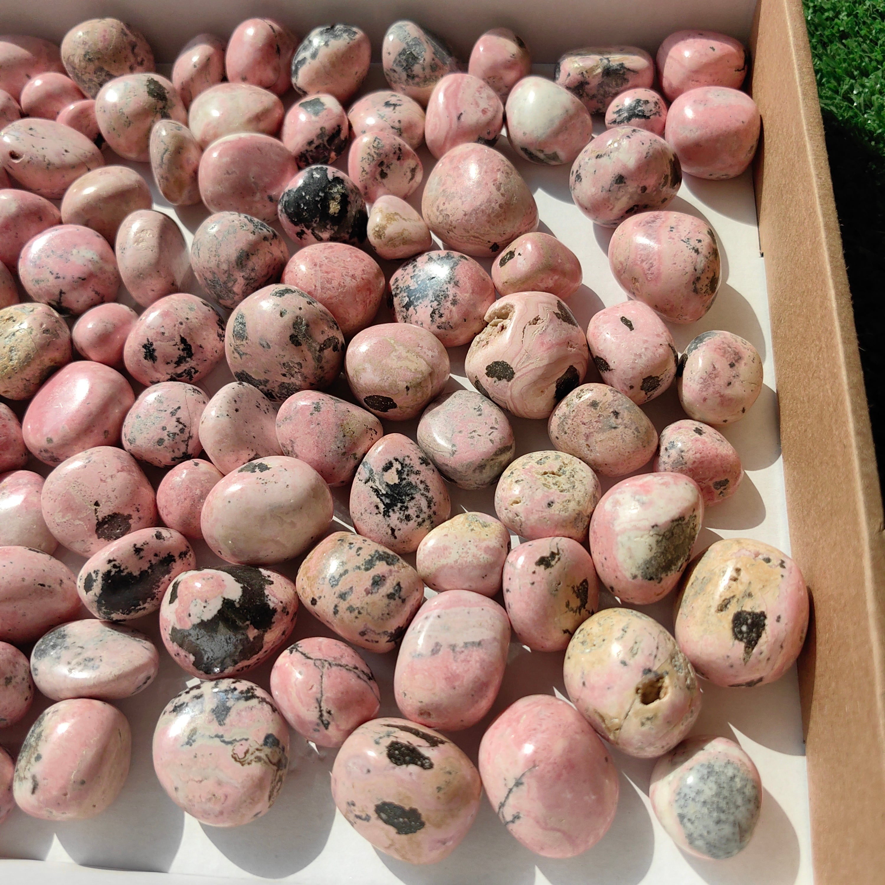 2 kg tumbled rhodonite