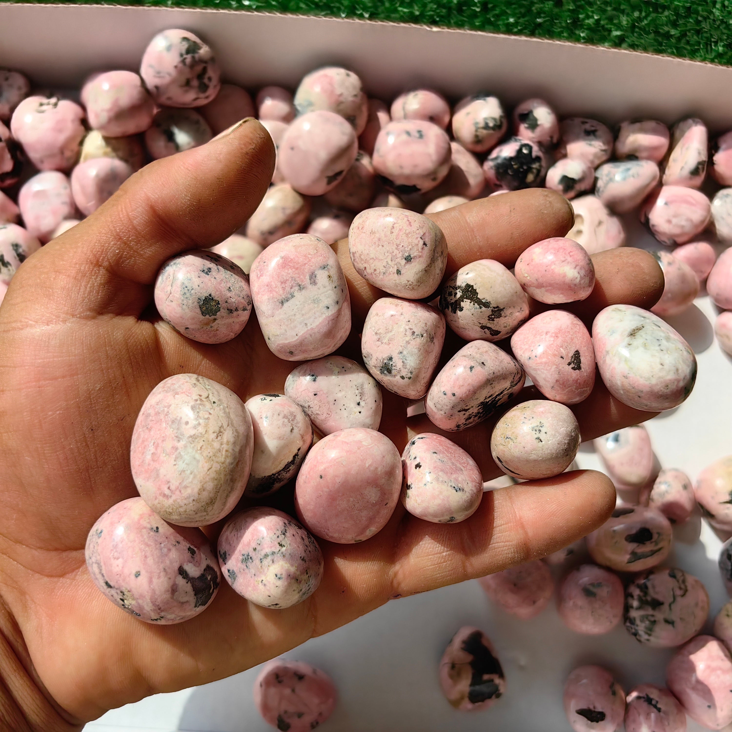 2 kg tumbled rhodonite