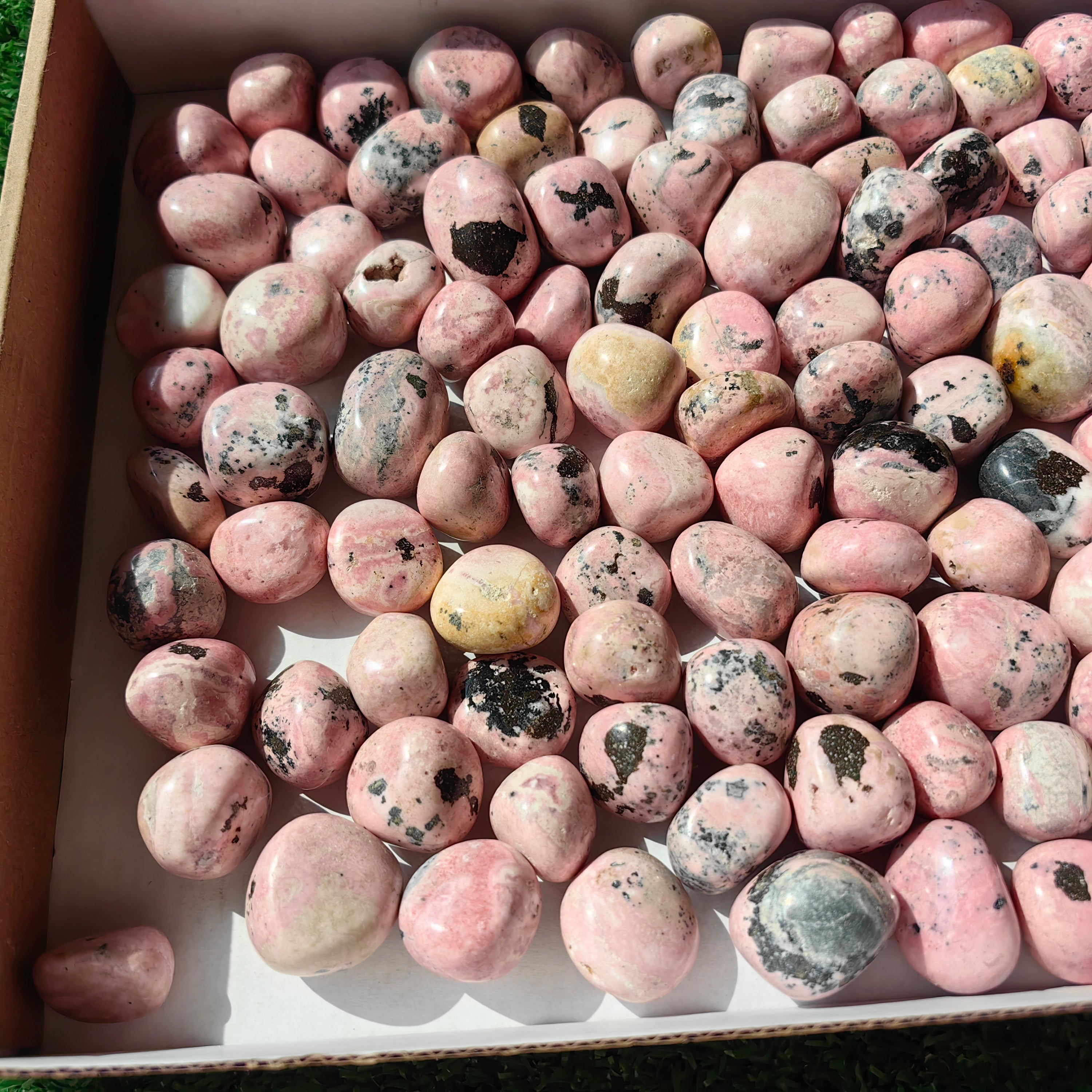 2 kg tumbled rhodonite