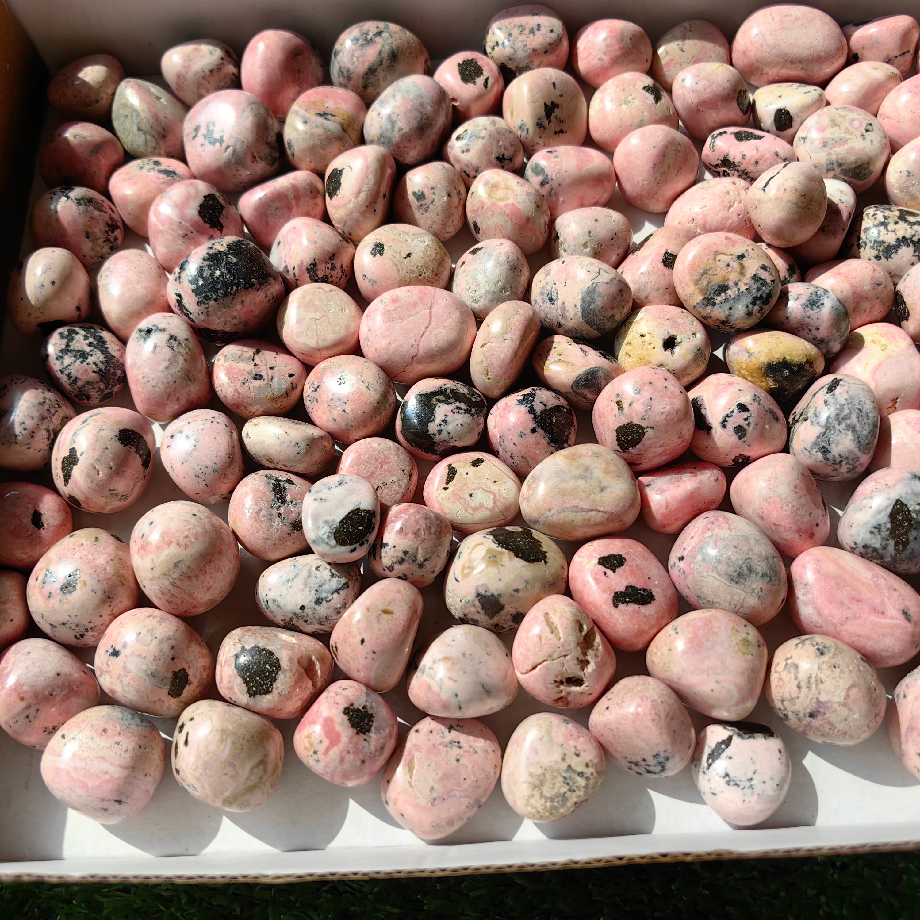 2 kg tumbled rhodonite