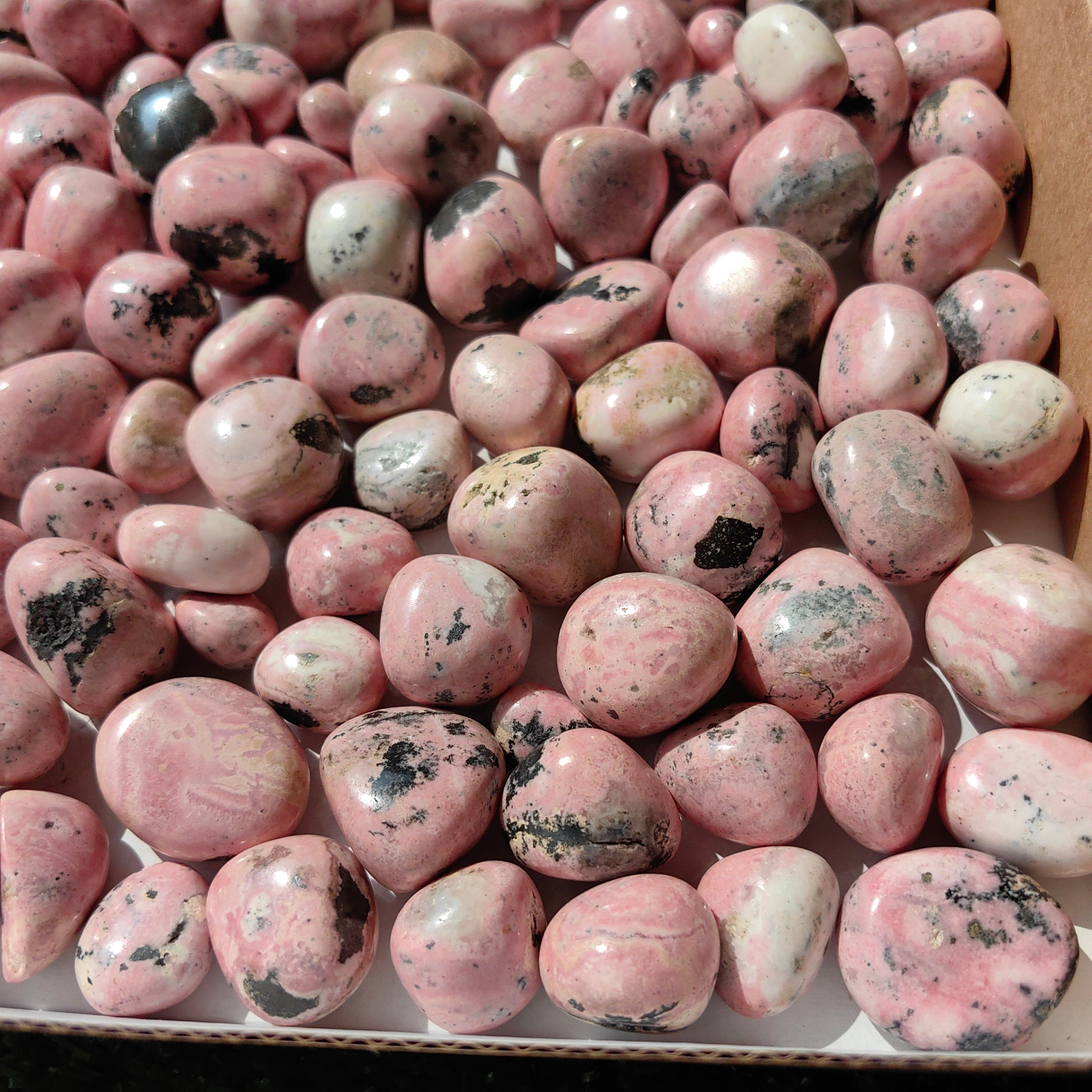 2 kg tumbled rhodonite