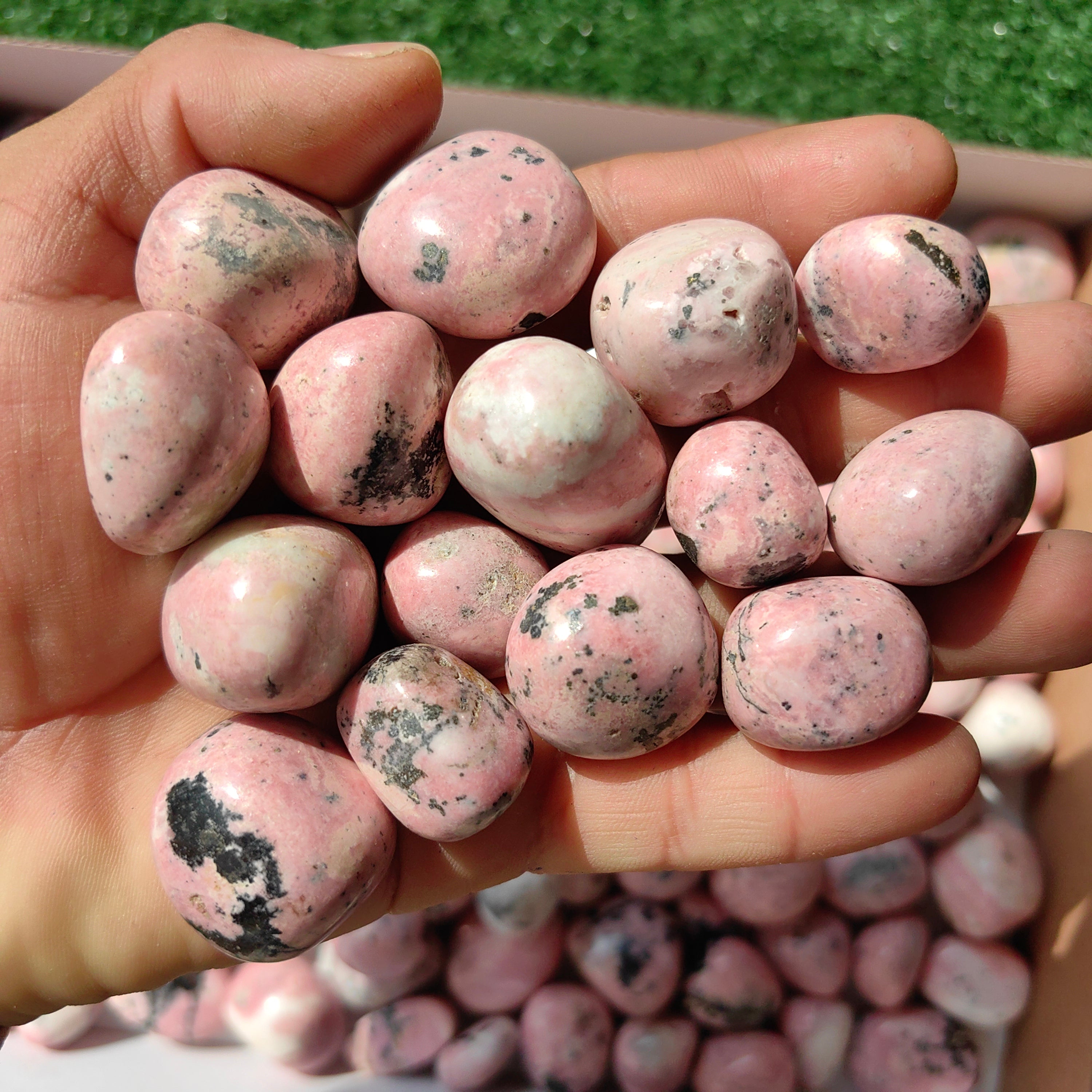 2 kg tumbled rhodonite