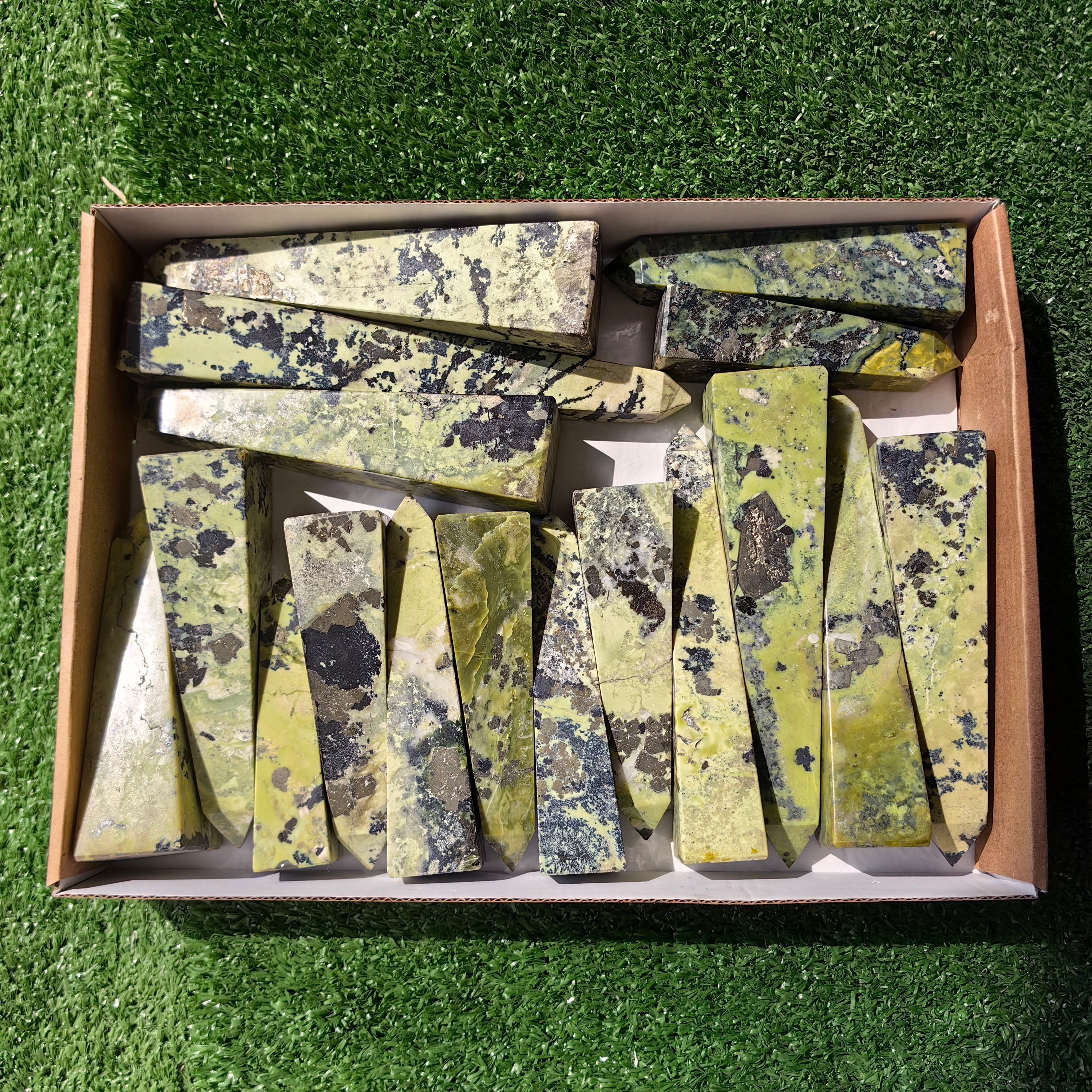 17 pc green serpentine towers