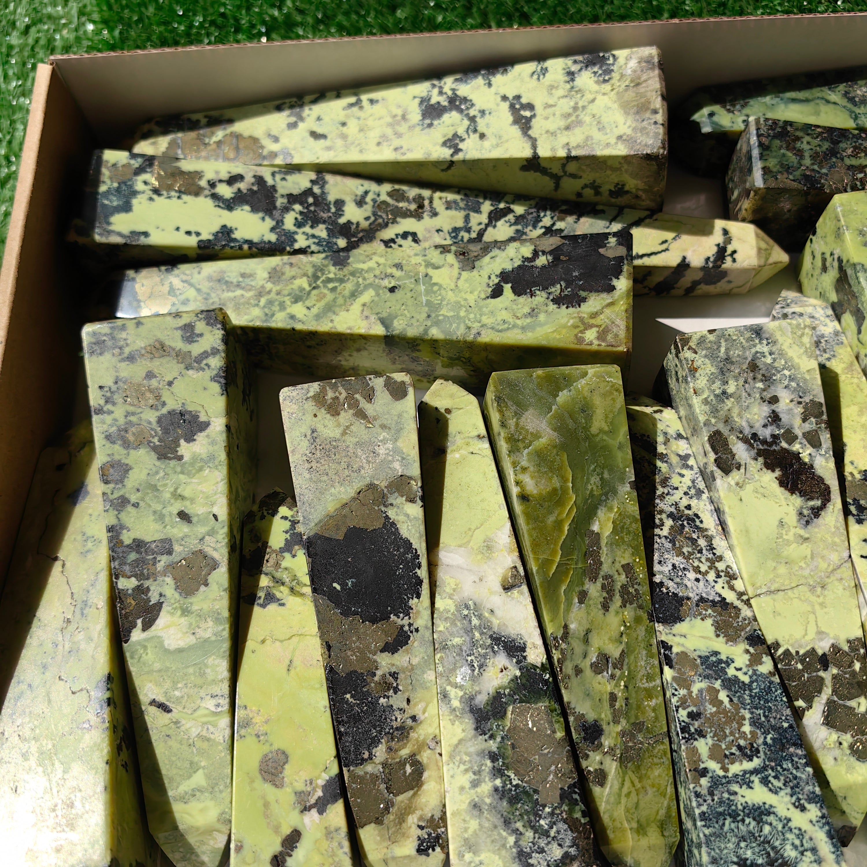 17 pc green serpentine towers