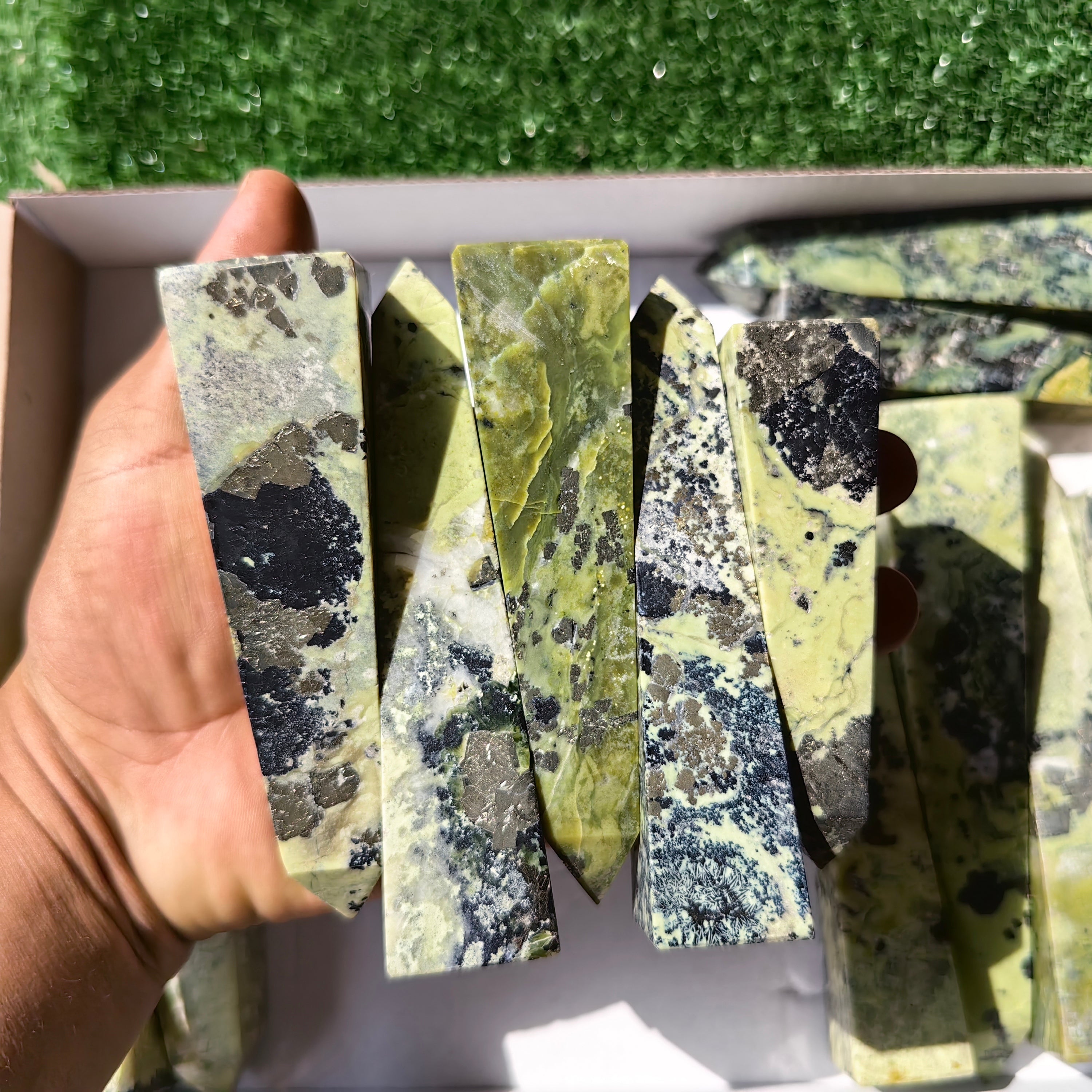 17 pc green serpentine towers