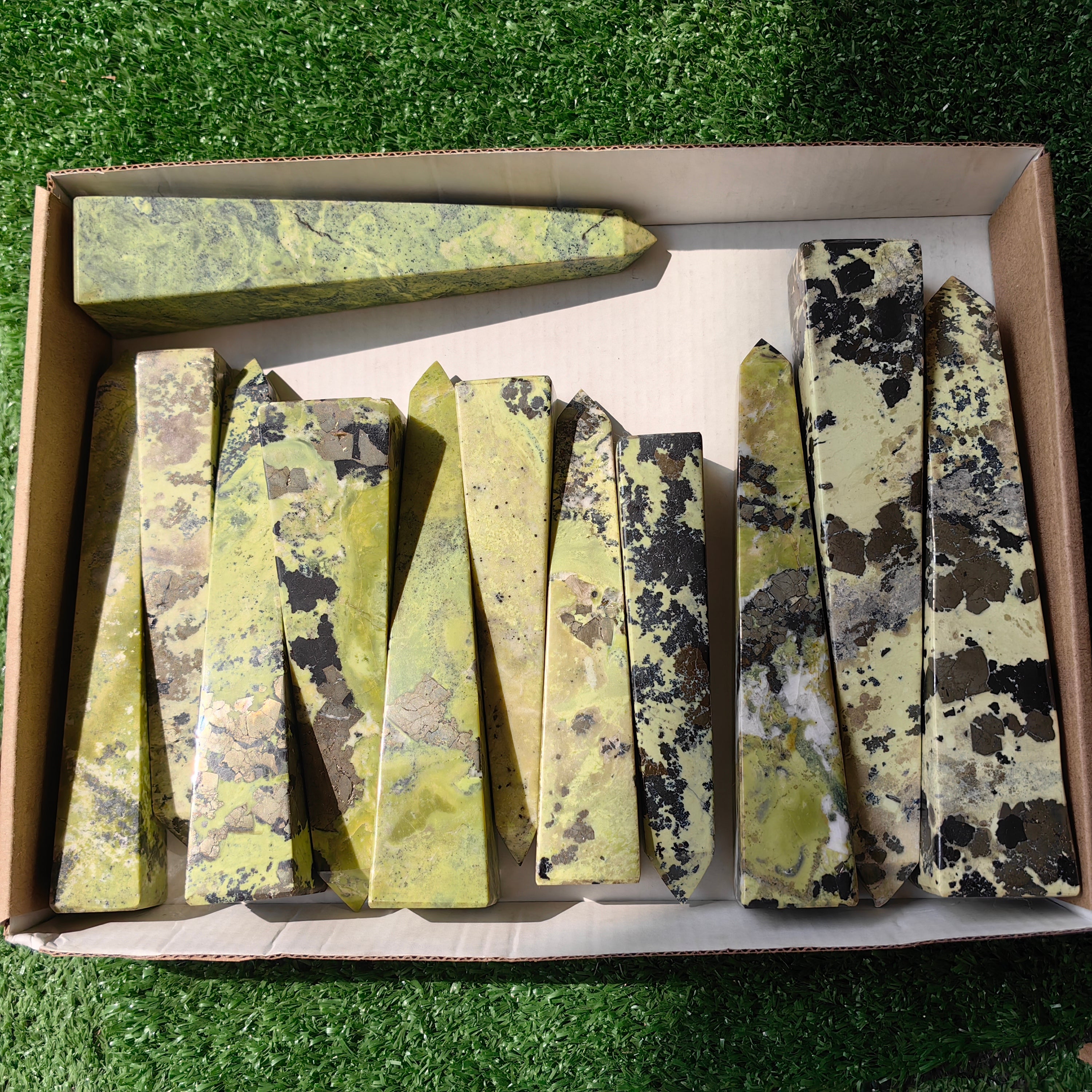 12 pc green serpentine towers