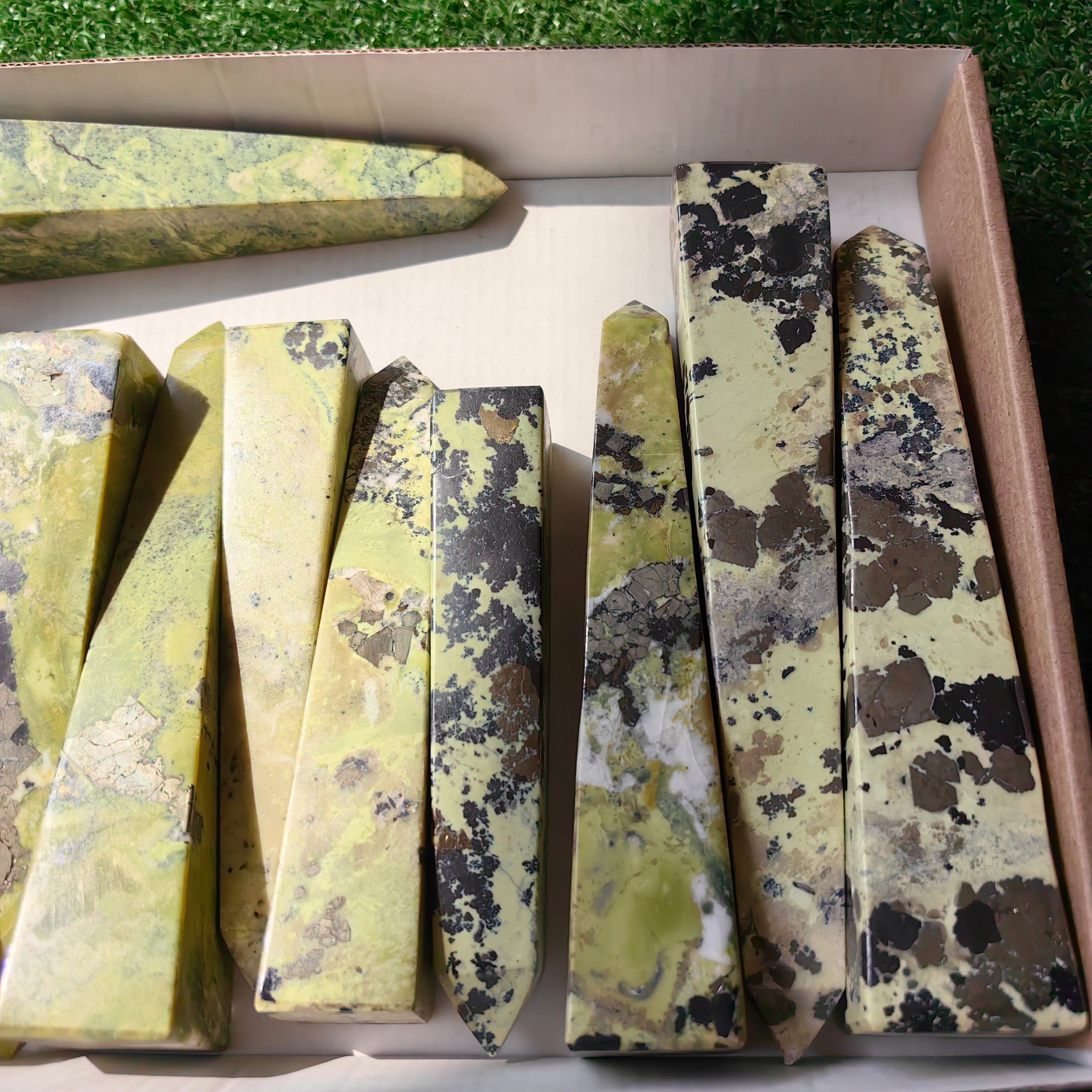 12 pc green serpentine towers