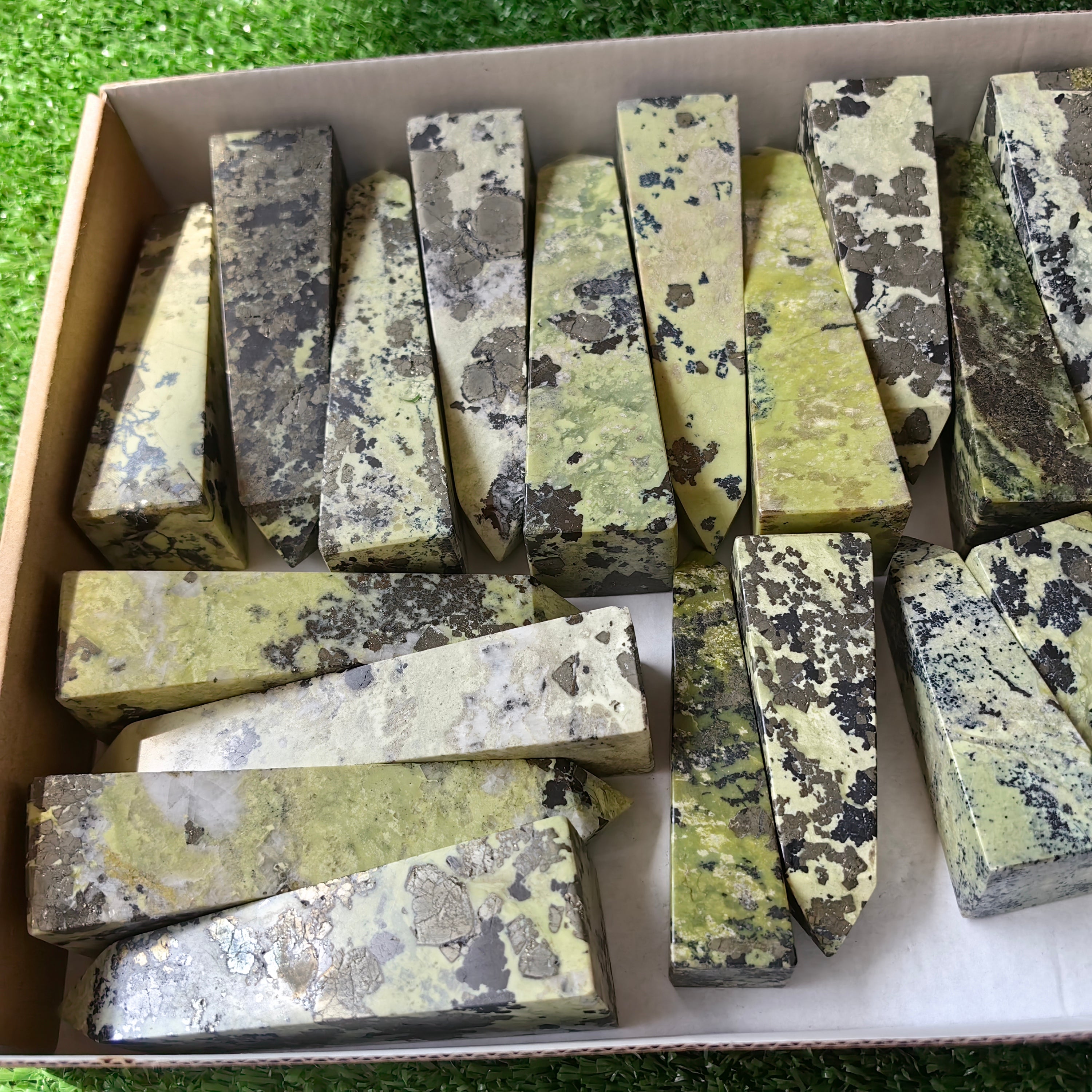 22 pc green serpentine towers