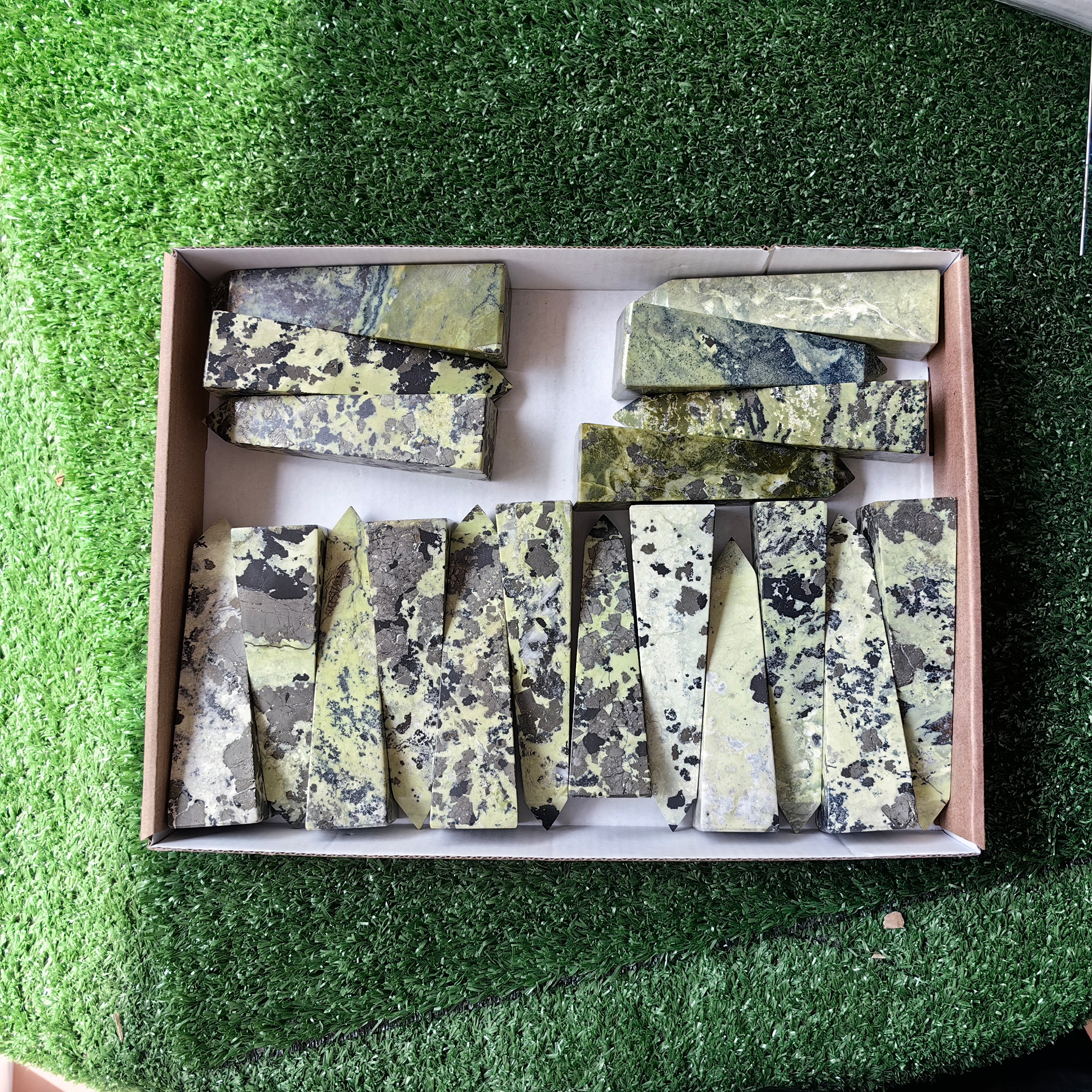 19 pc green serpentine towers