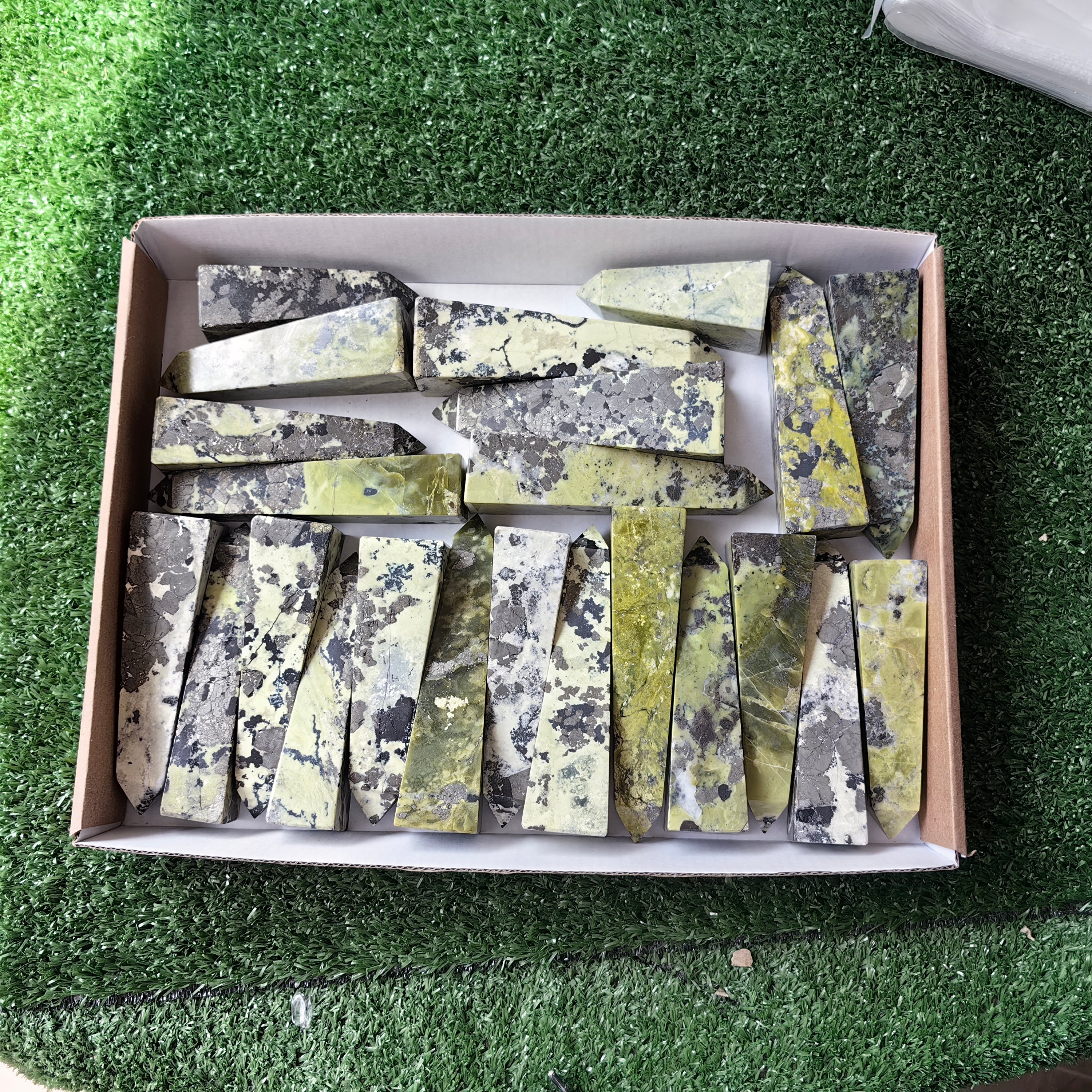 23 pc green serpentine towers