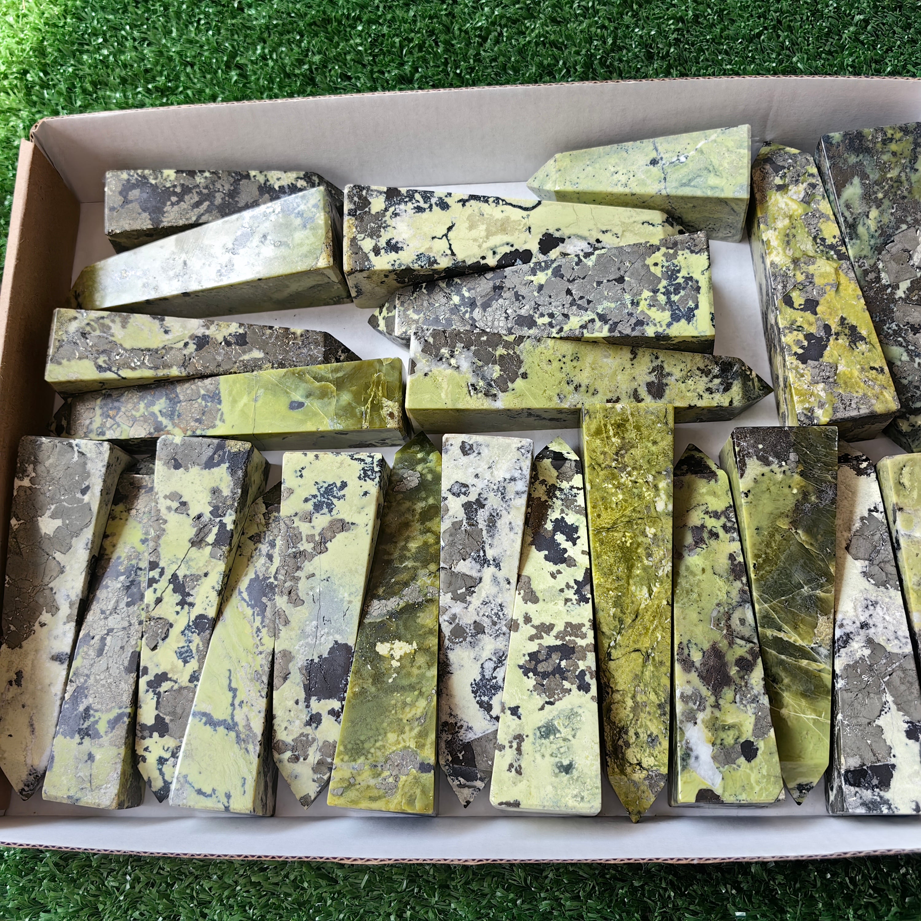 23 pc green serpentine towers