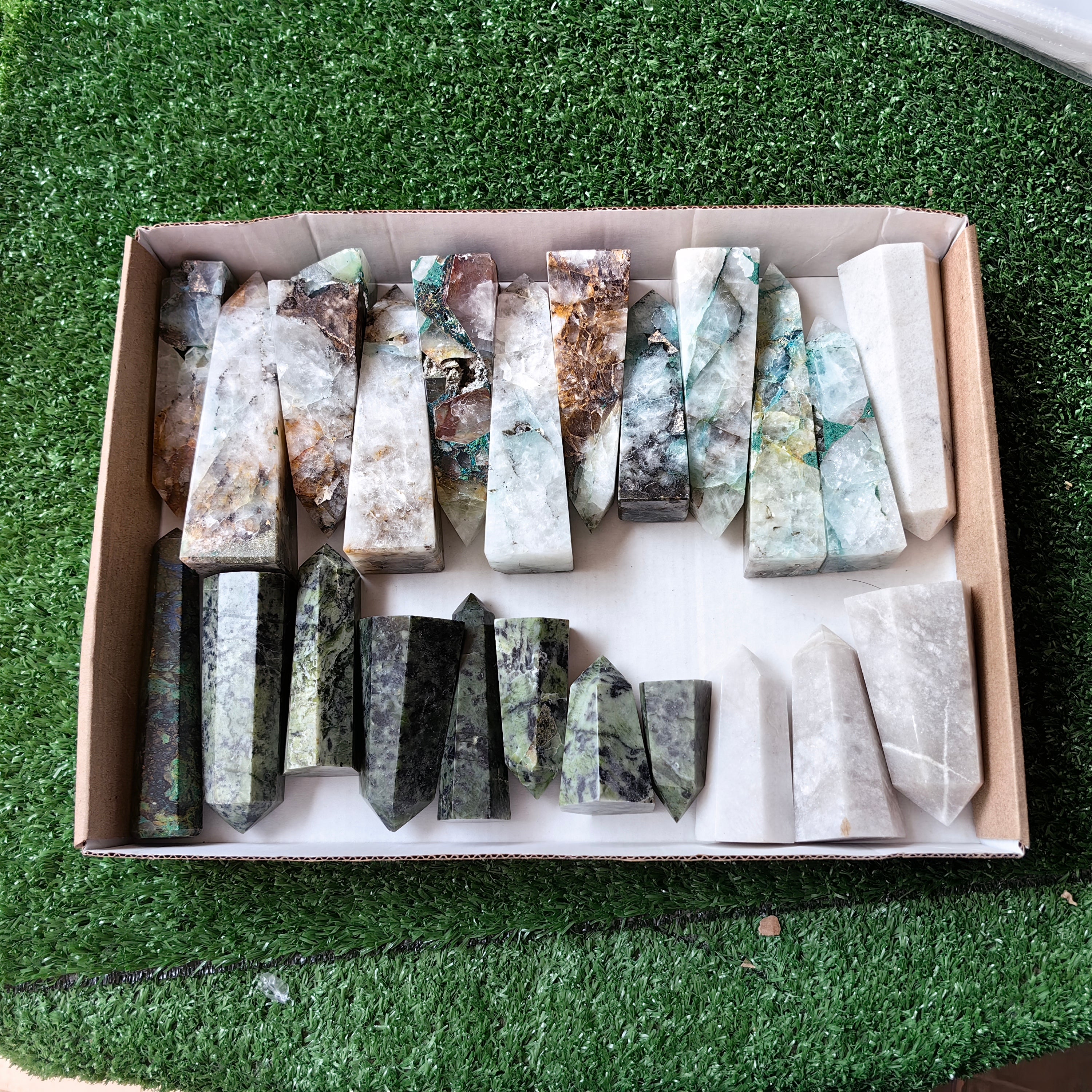 23 pc chrysocolla on quartz & nefrite