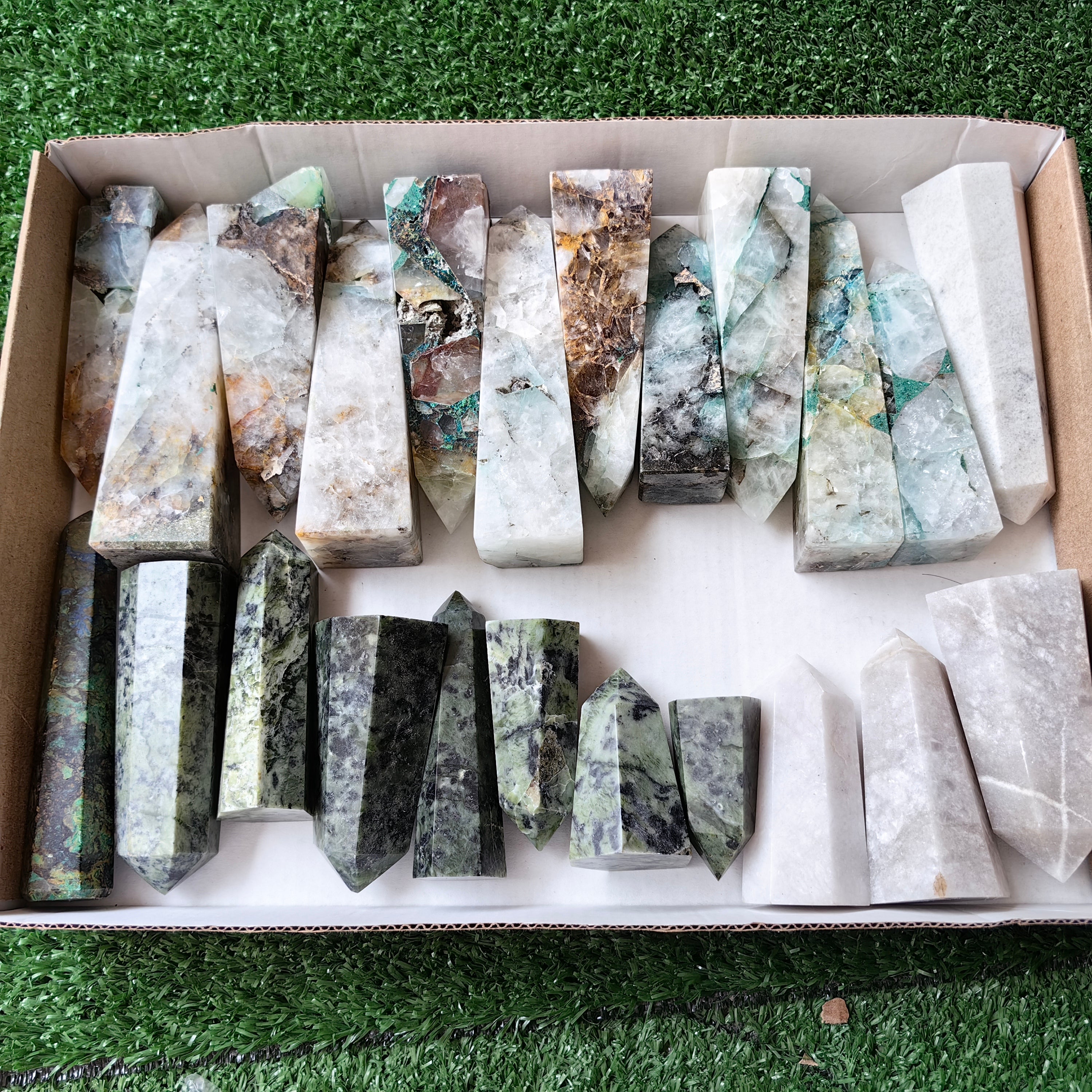 23 pc chrysocolla on quartz & nefrite