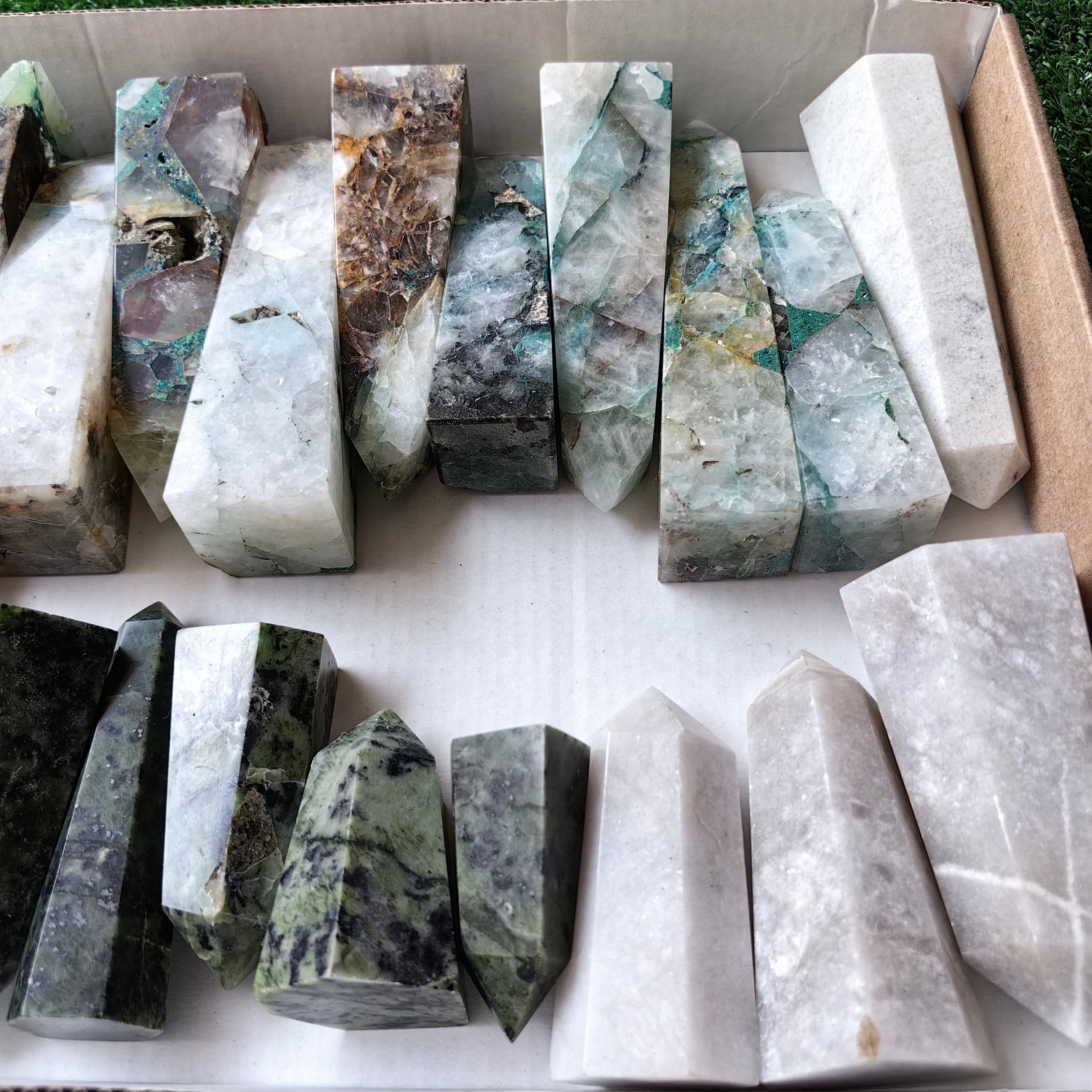 23 pc chrysocolla on quartz & nefrite