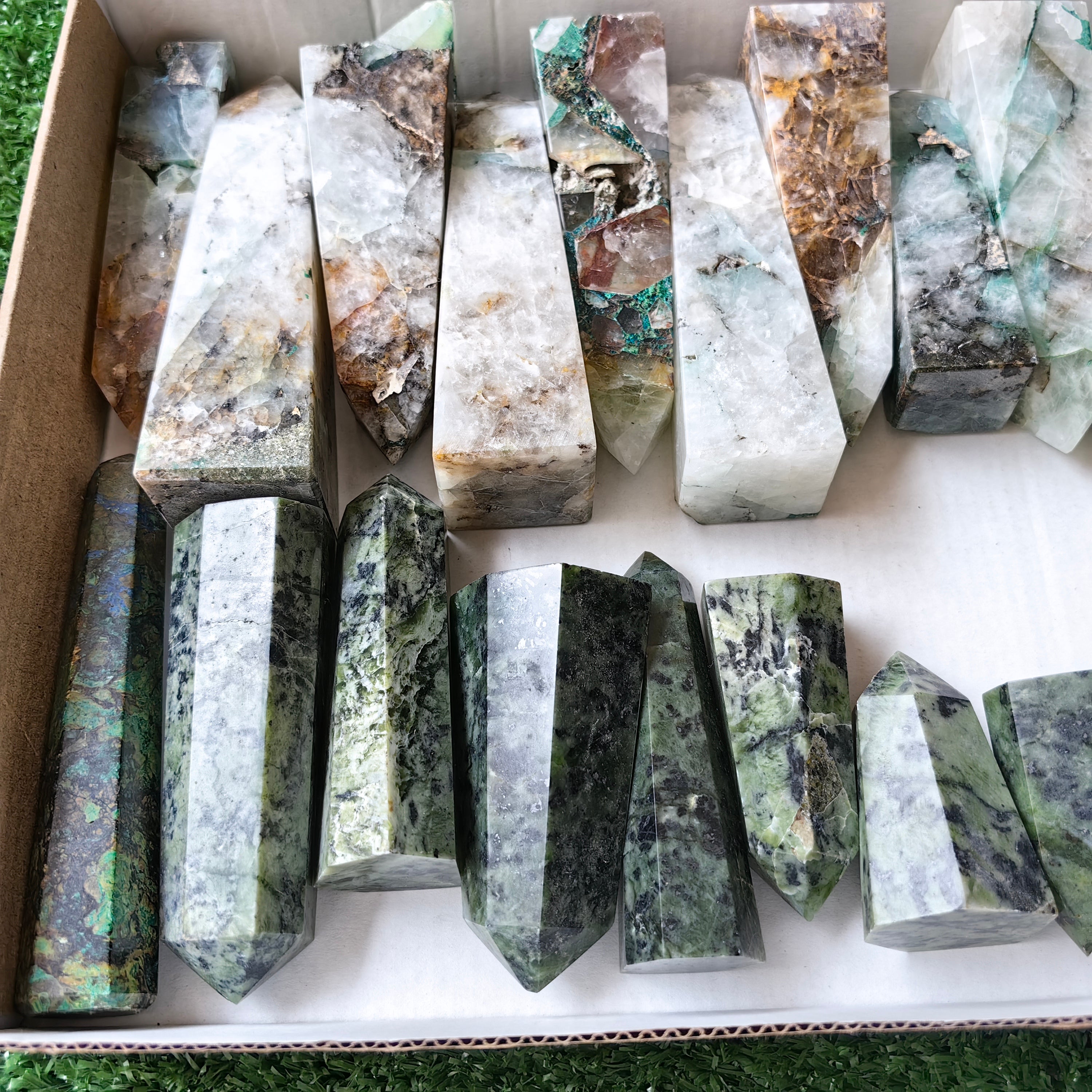 23 pc chrysocolla on quartz & nefrite