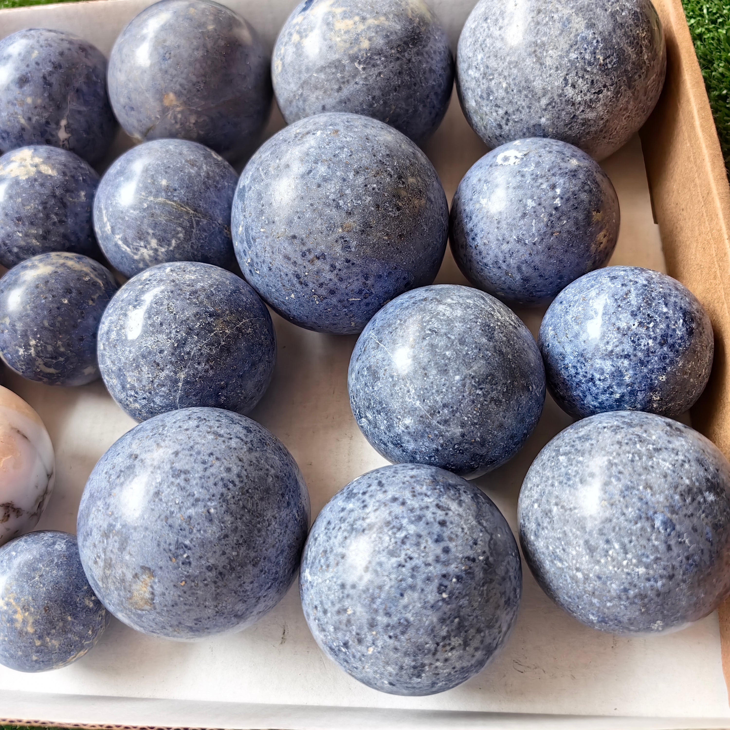 22 pc dumortorite & pink opal spheres