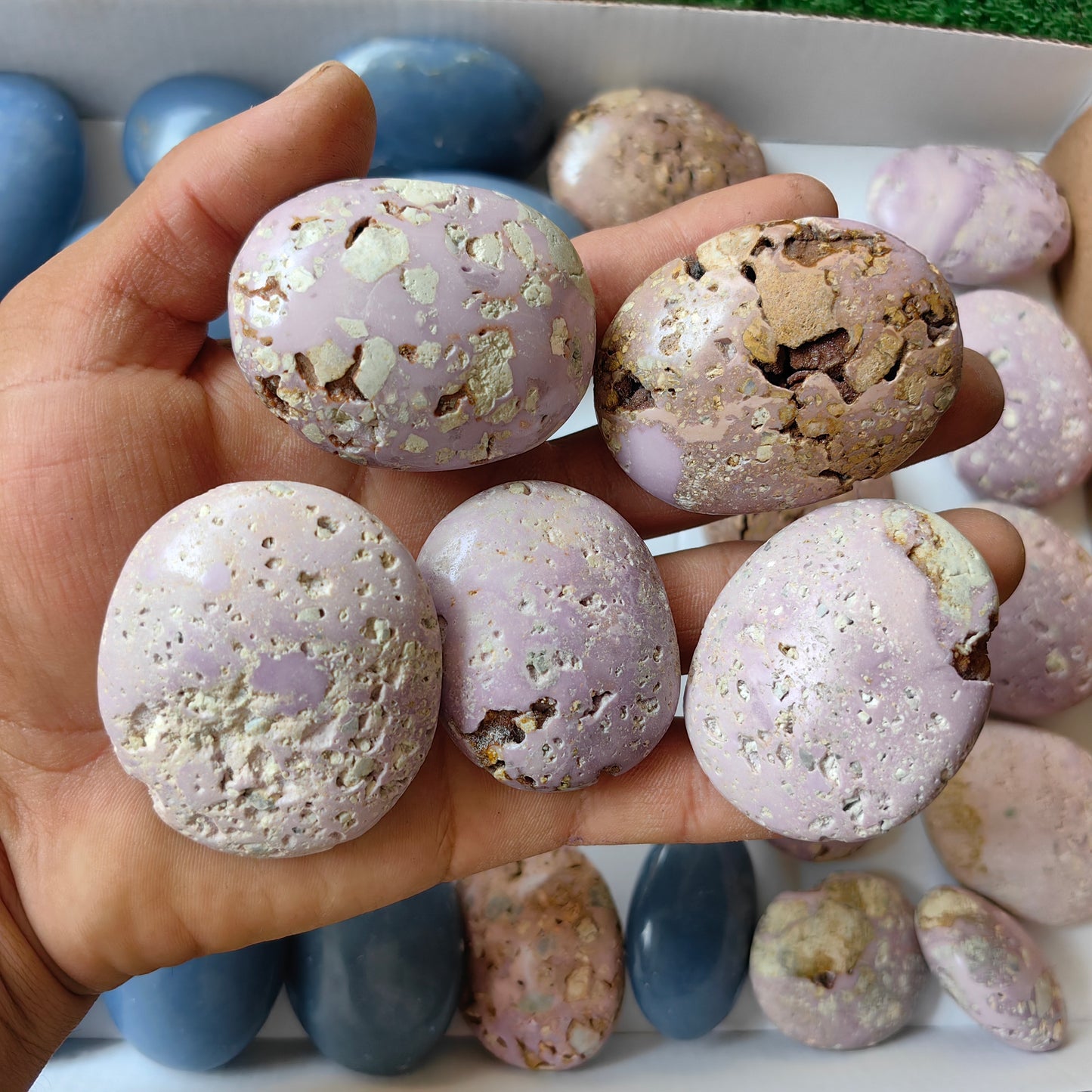 32 pc blue angelite & phosphosiderite palms