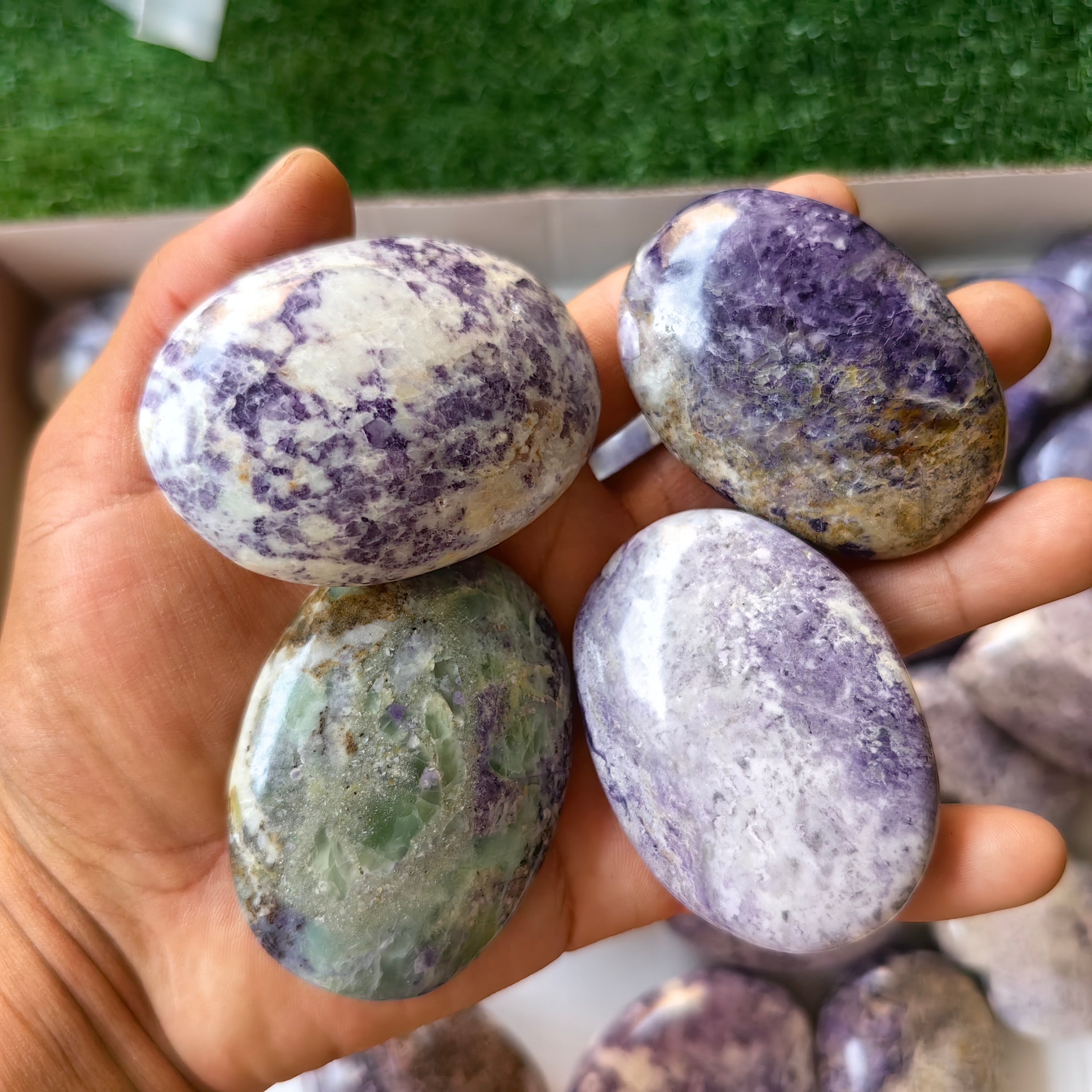 26 pc bolivianite palms & hearts