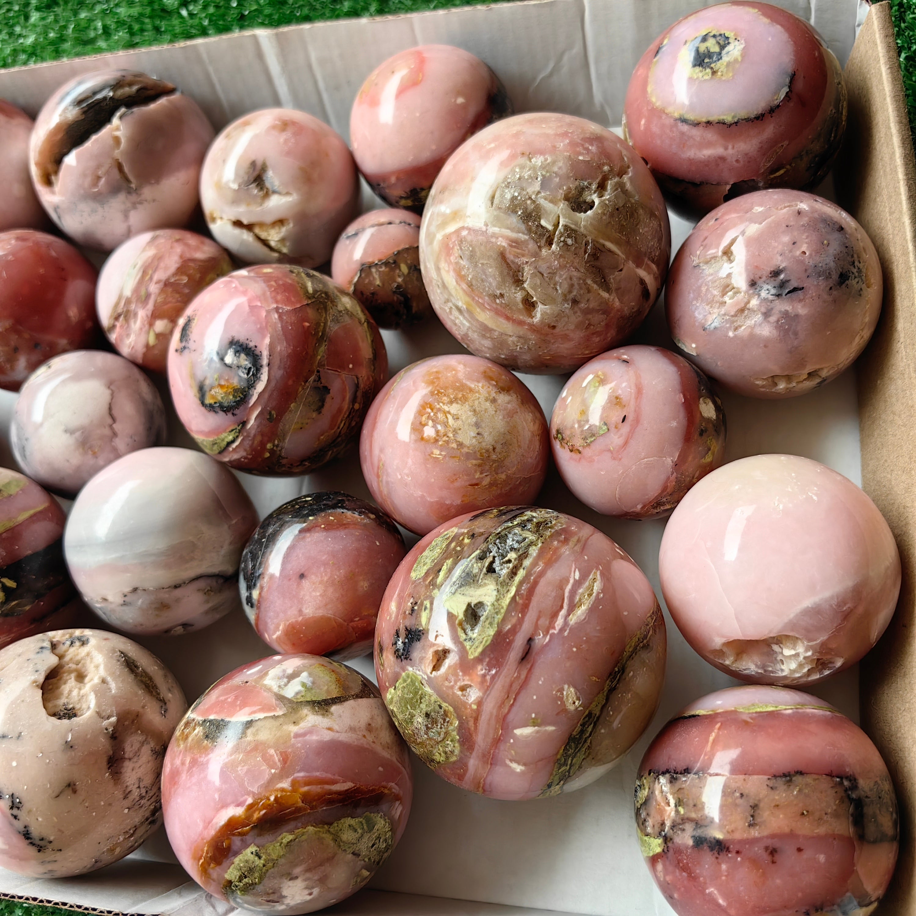 26 pc peruvian pink opal spheres