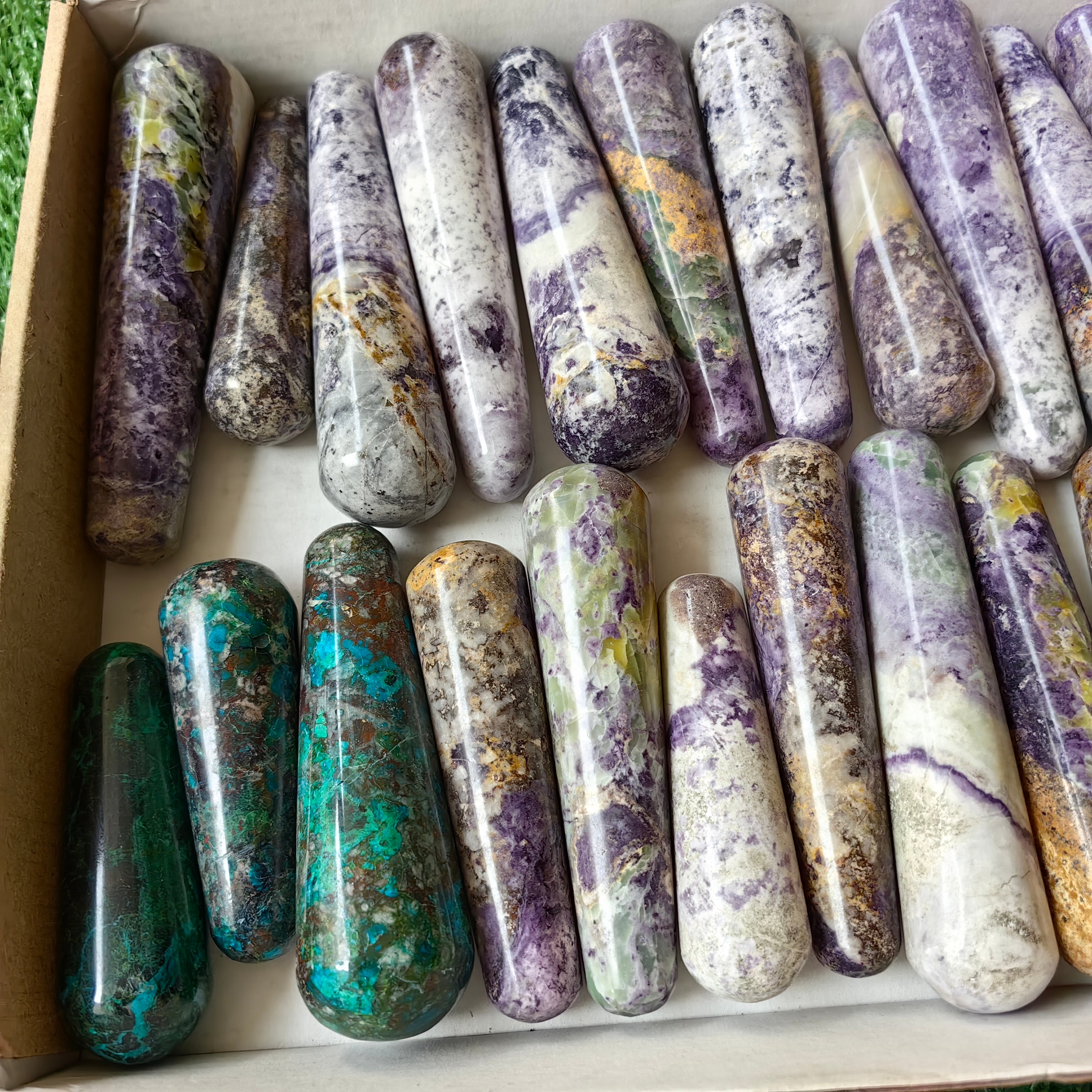 26 pc bolivianite & chrysocolla wands