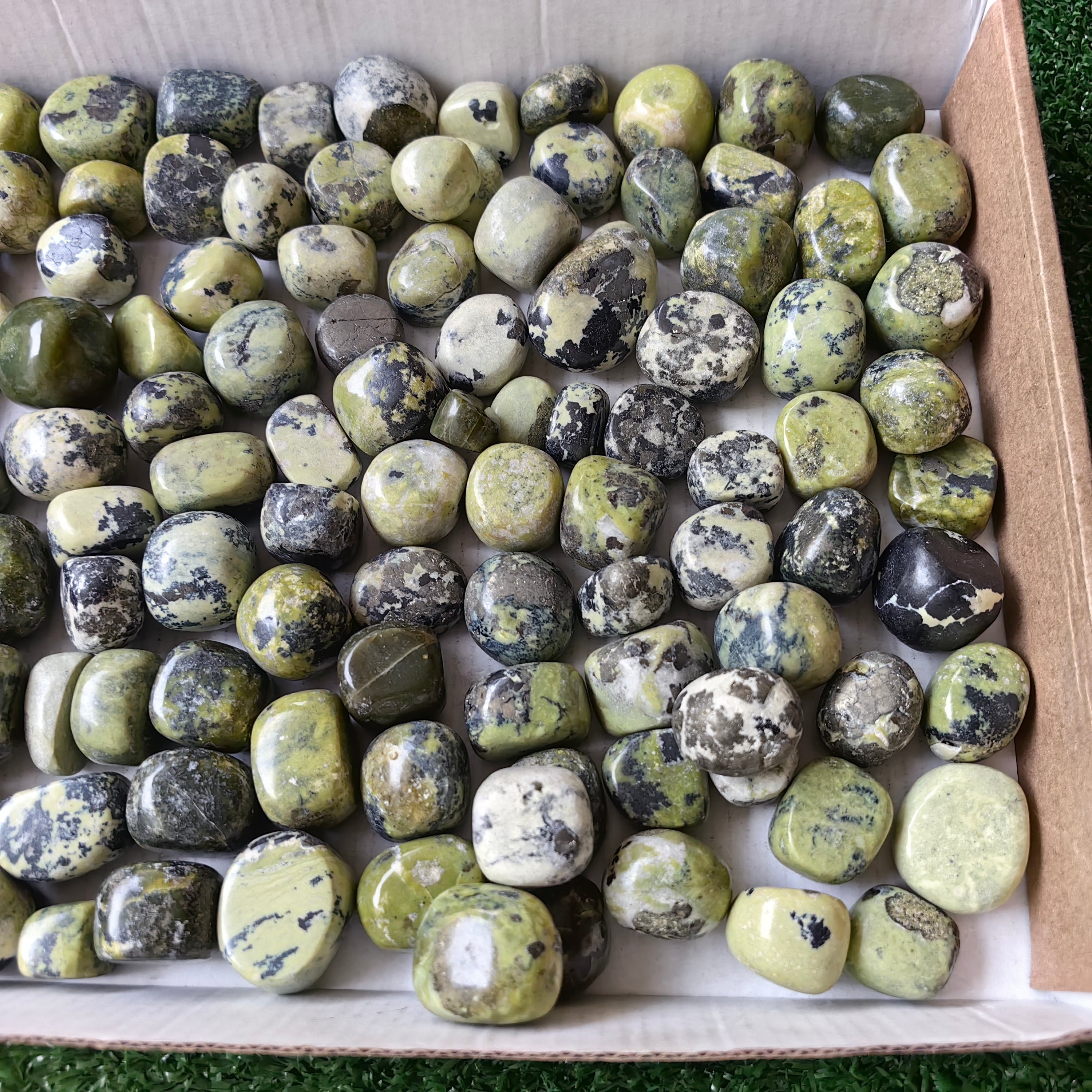 2 kg tumbled green serpentine