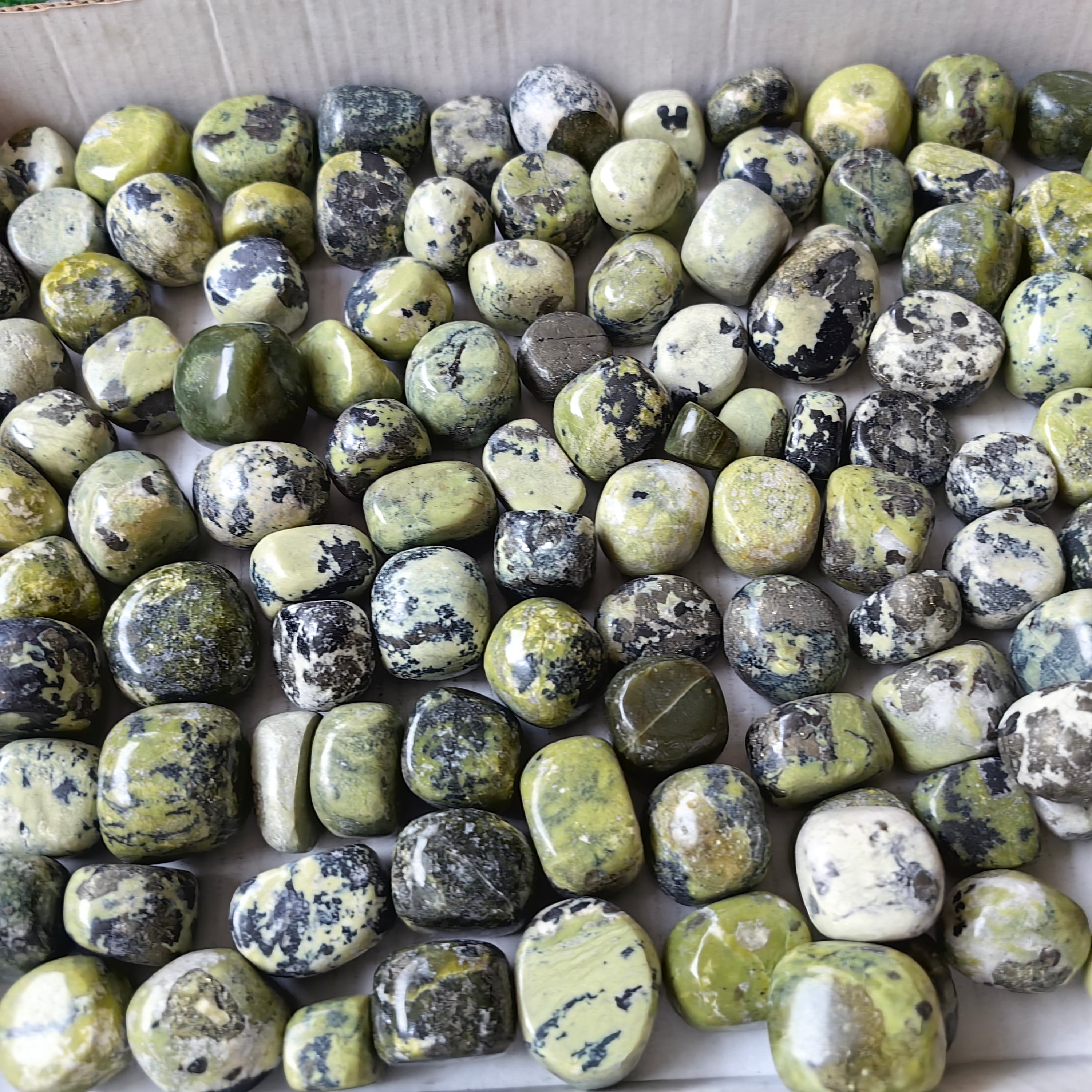 2 kg tumbled green serpentine