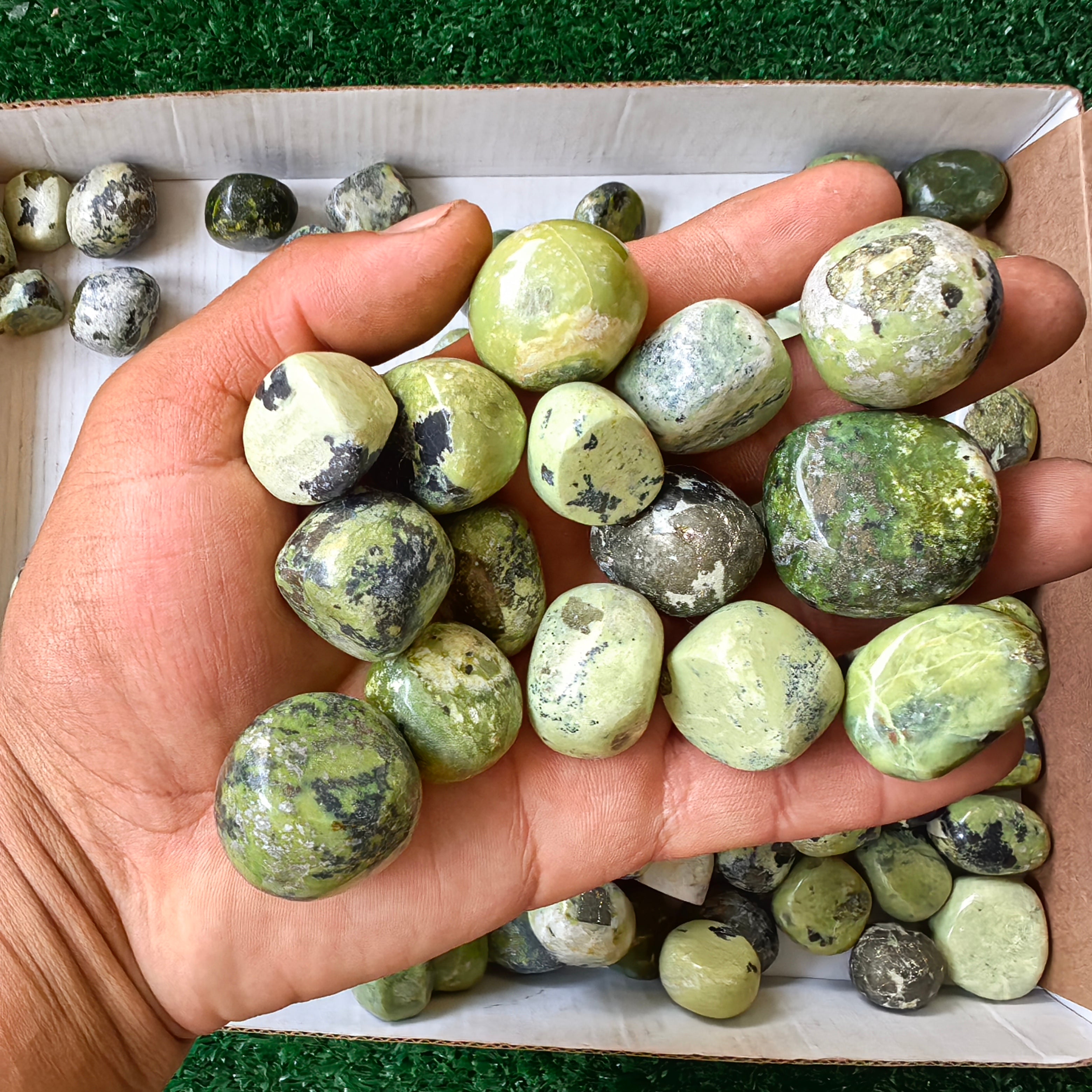 2 kg tumbled green serpentine