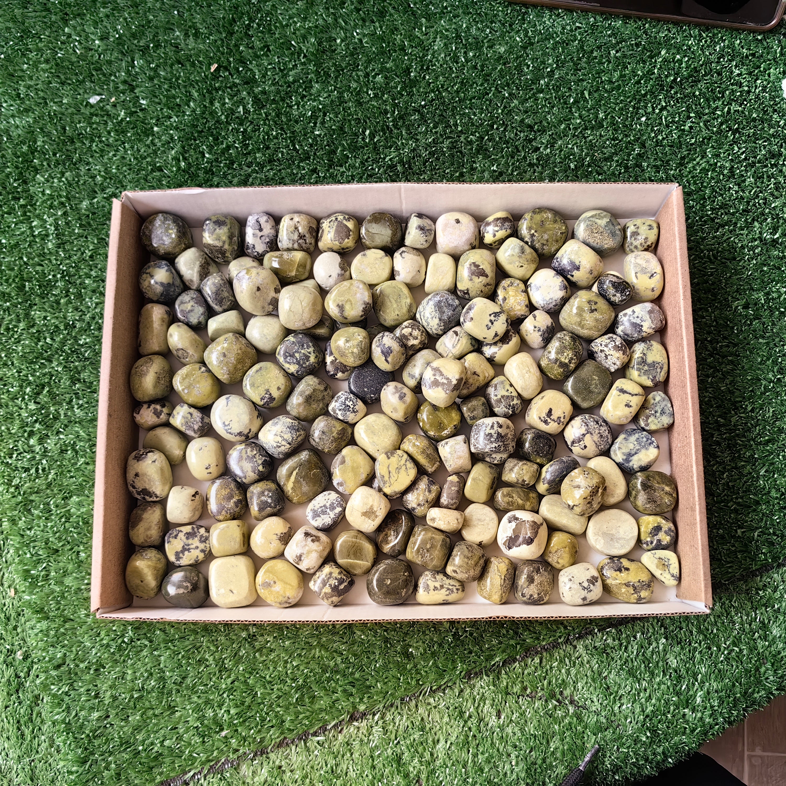 2 kg tumbled green serpentine