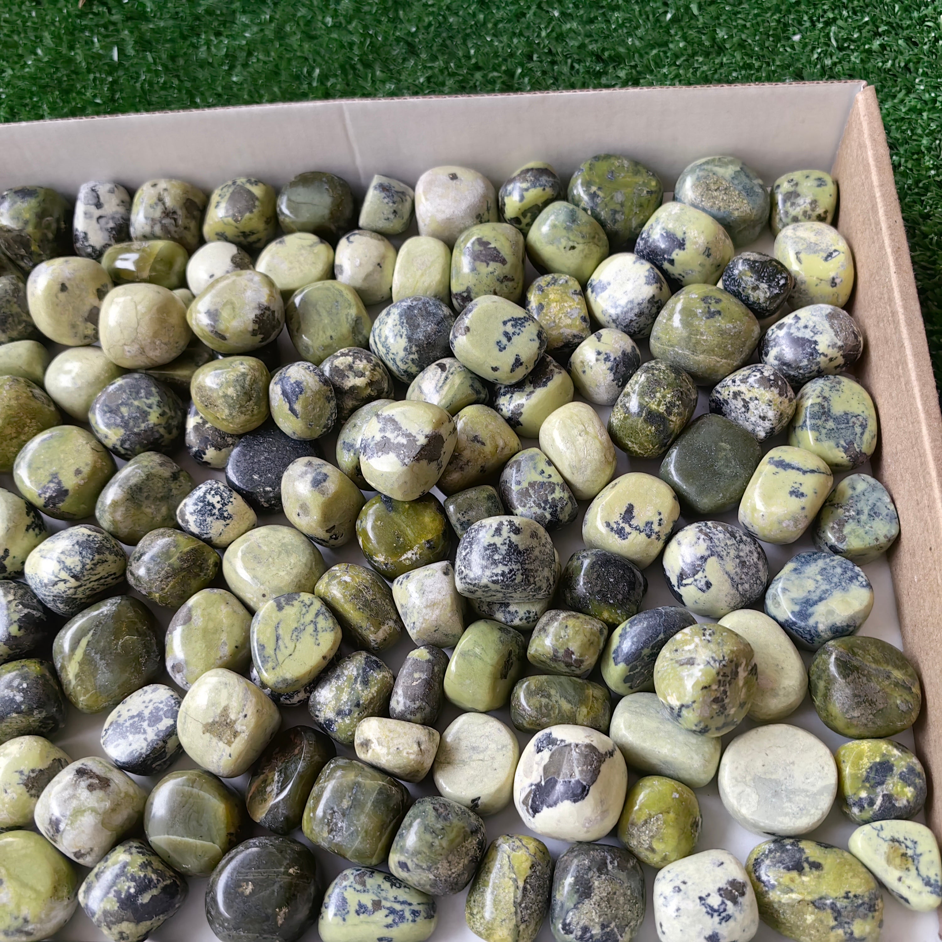 2 kg tumbled green serpentine