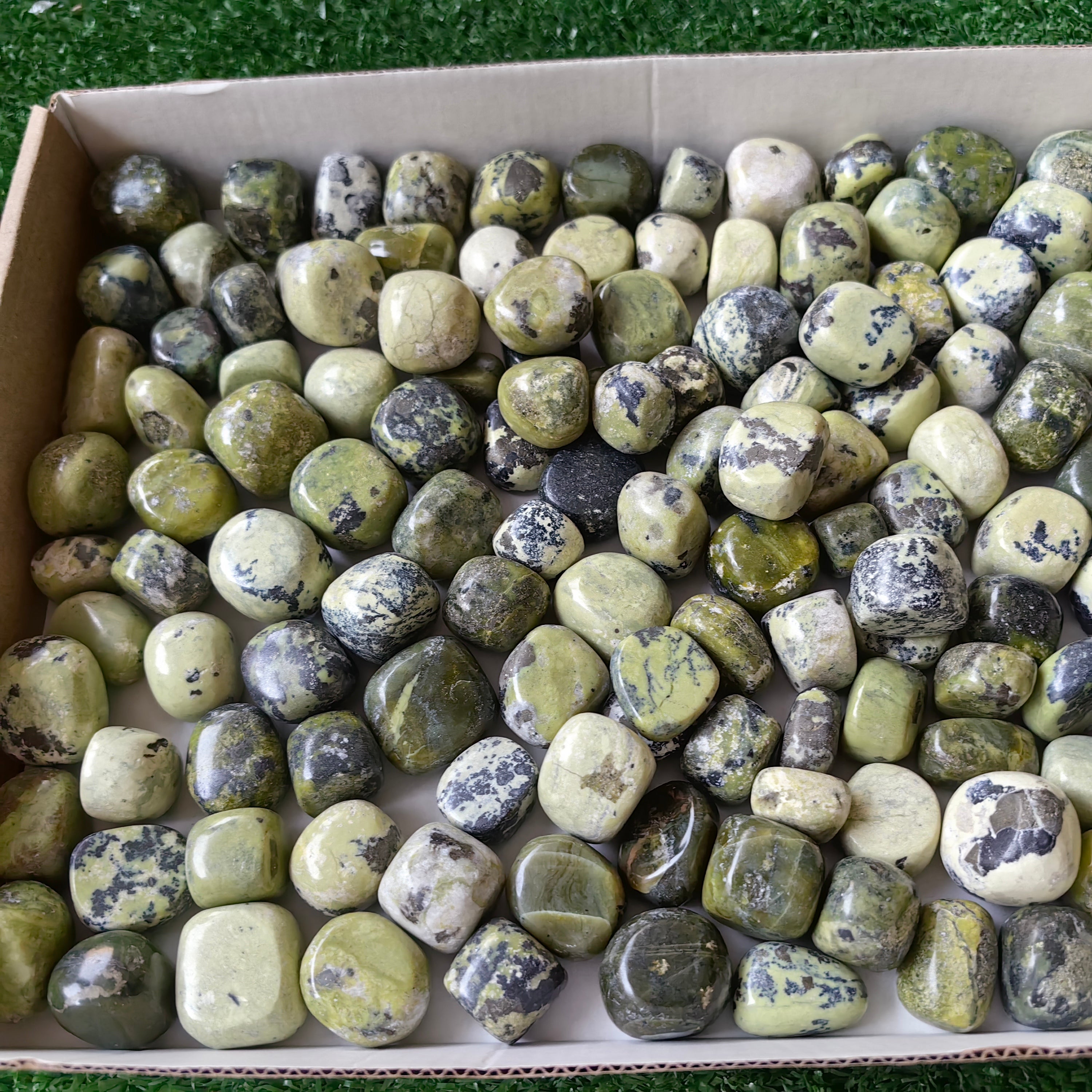 2 kg tumbled green serpentine