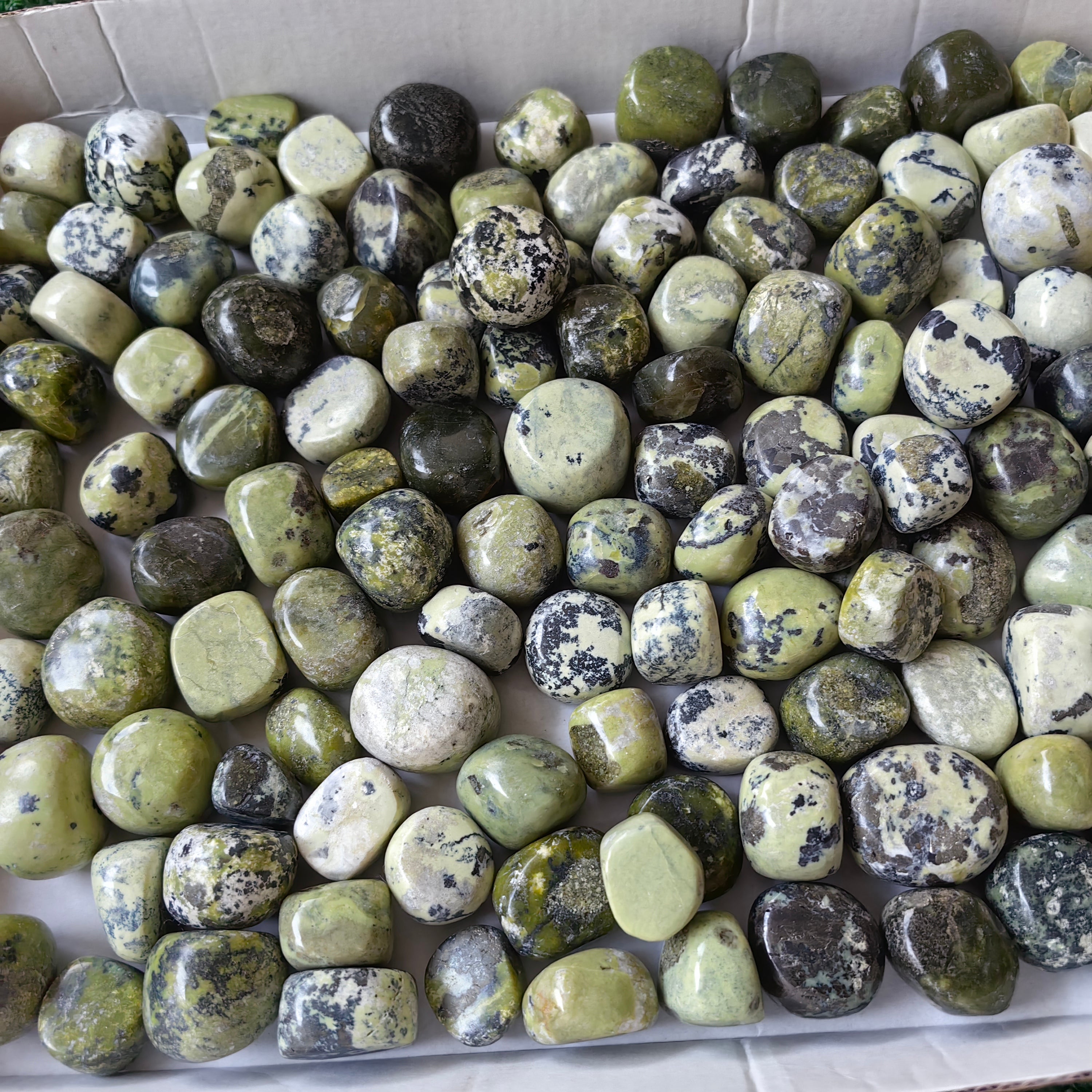 2 kg tumbled green serpentine