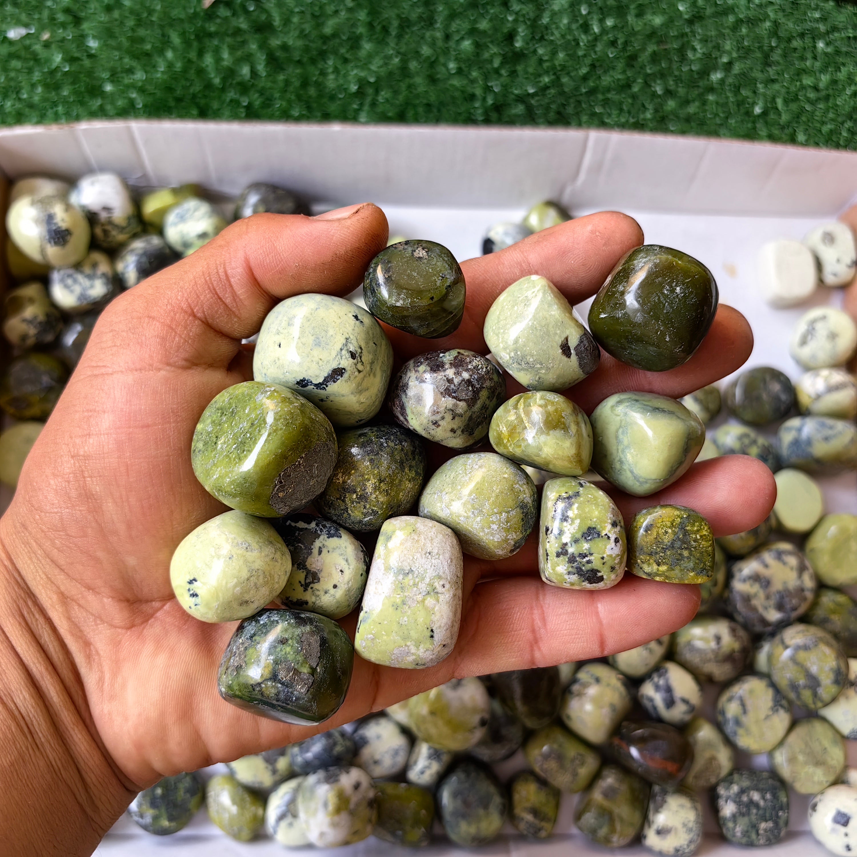 2 kg tumbled green serpentine