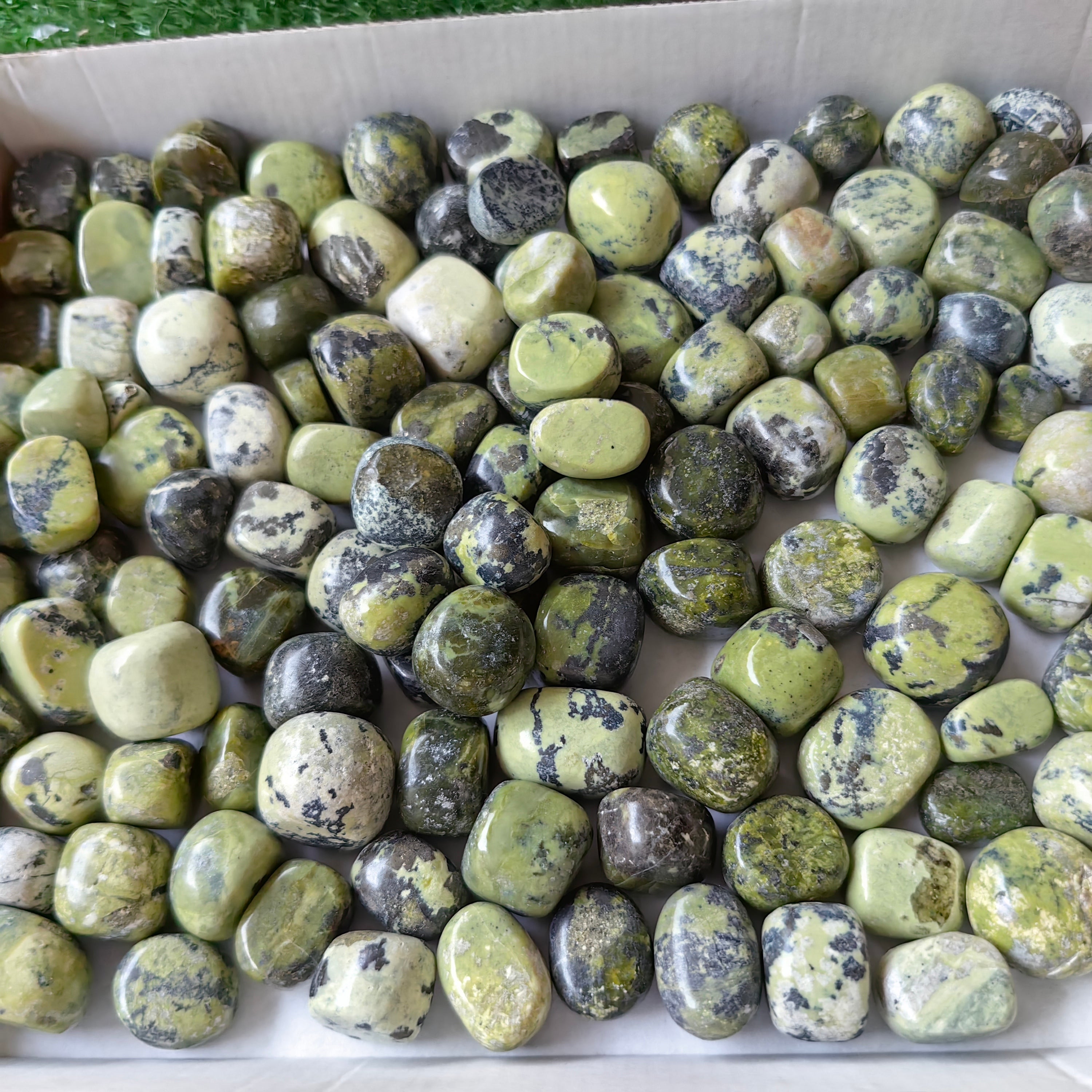 2 kg tumbled green serpentine