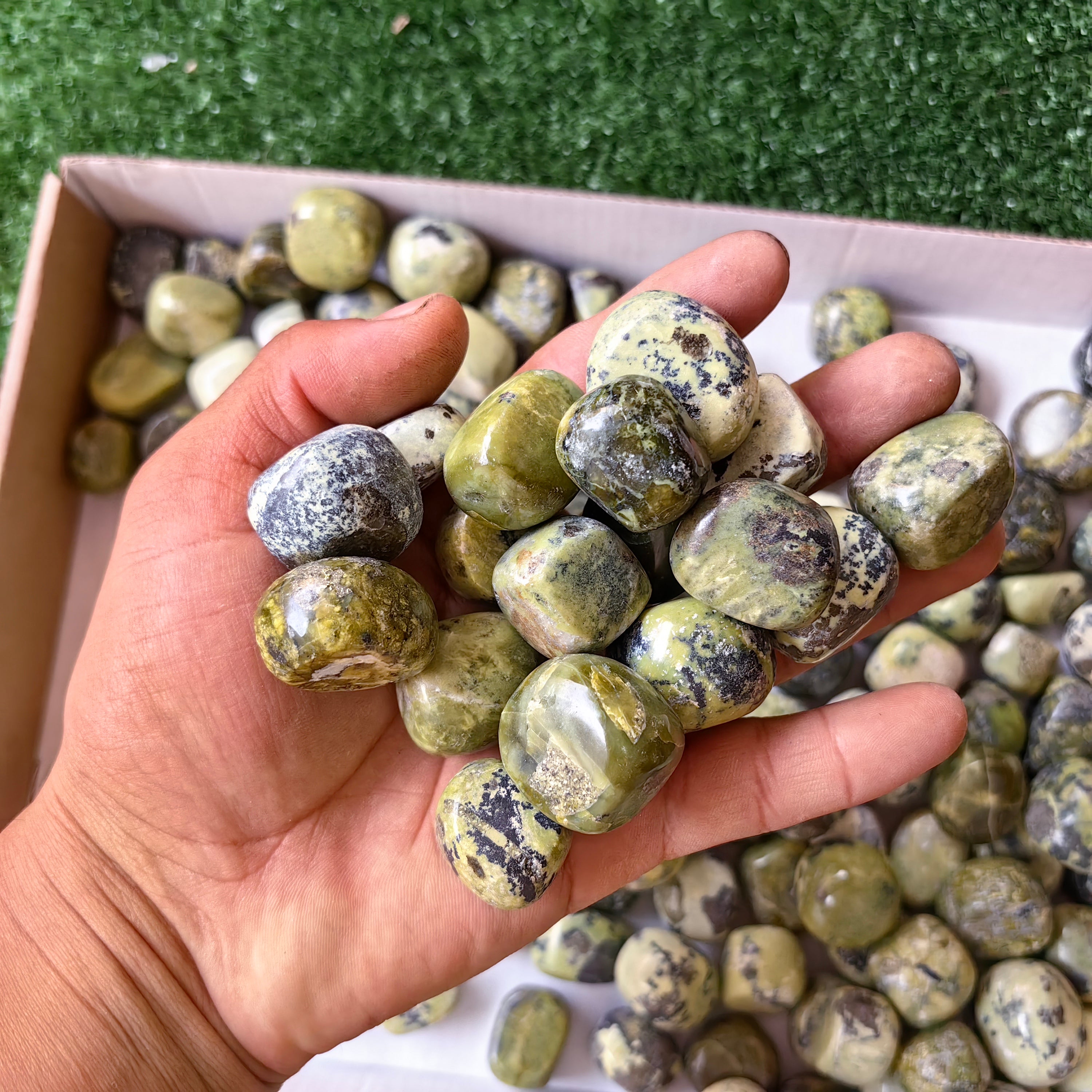 2 kg tumbled green serpentine