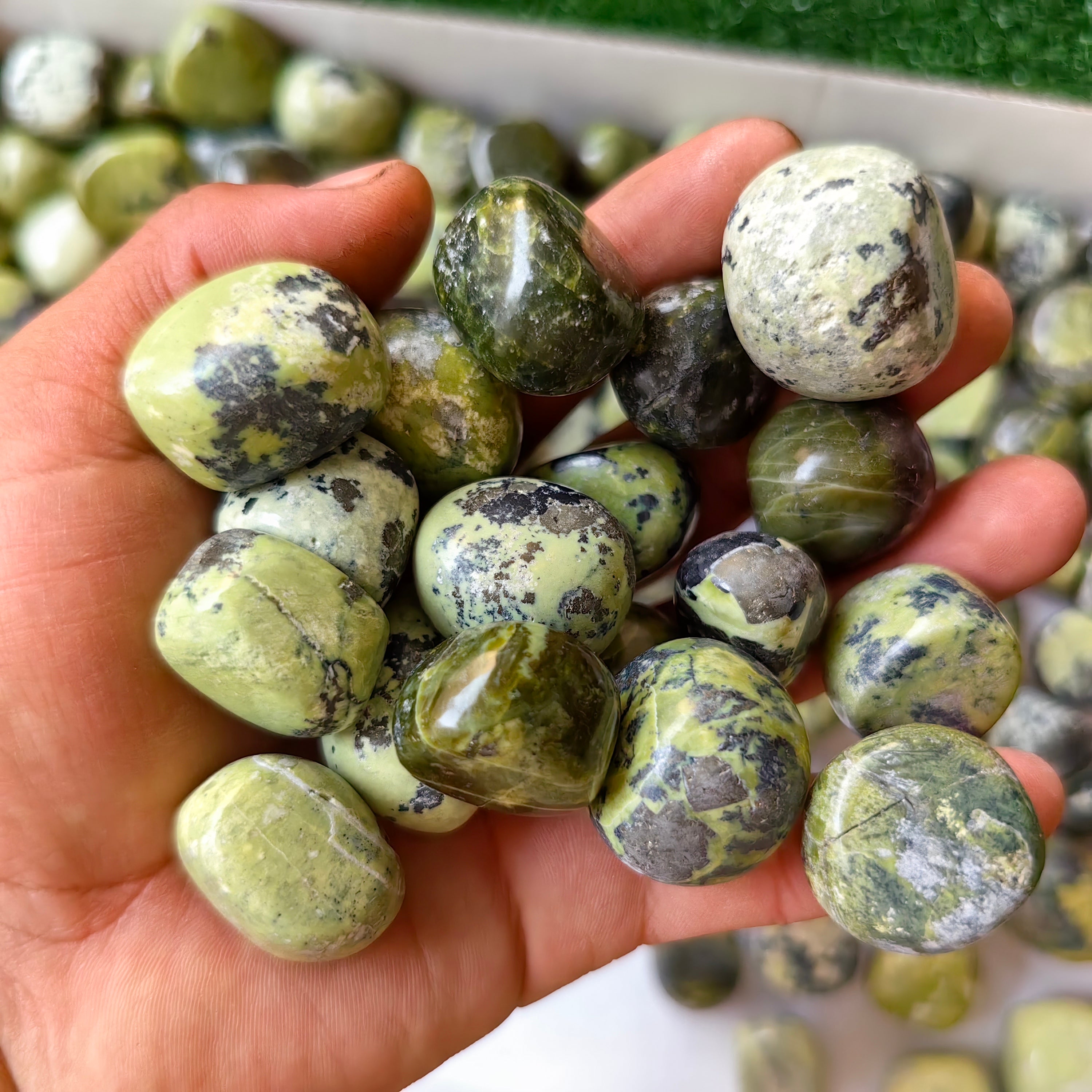 2 kg tumbled green serpentine