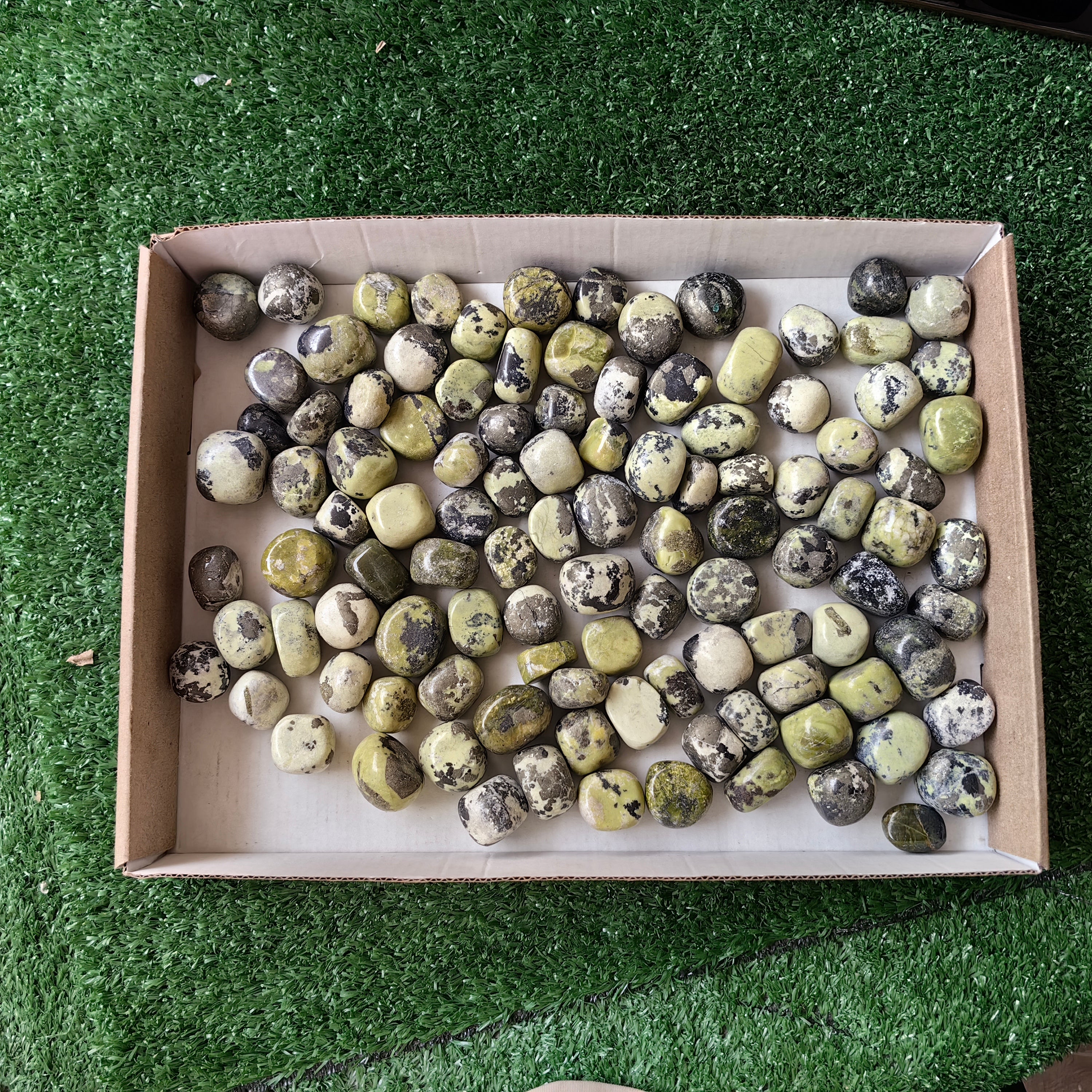 2 kg tumbled green serpentine