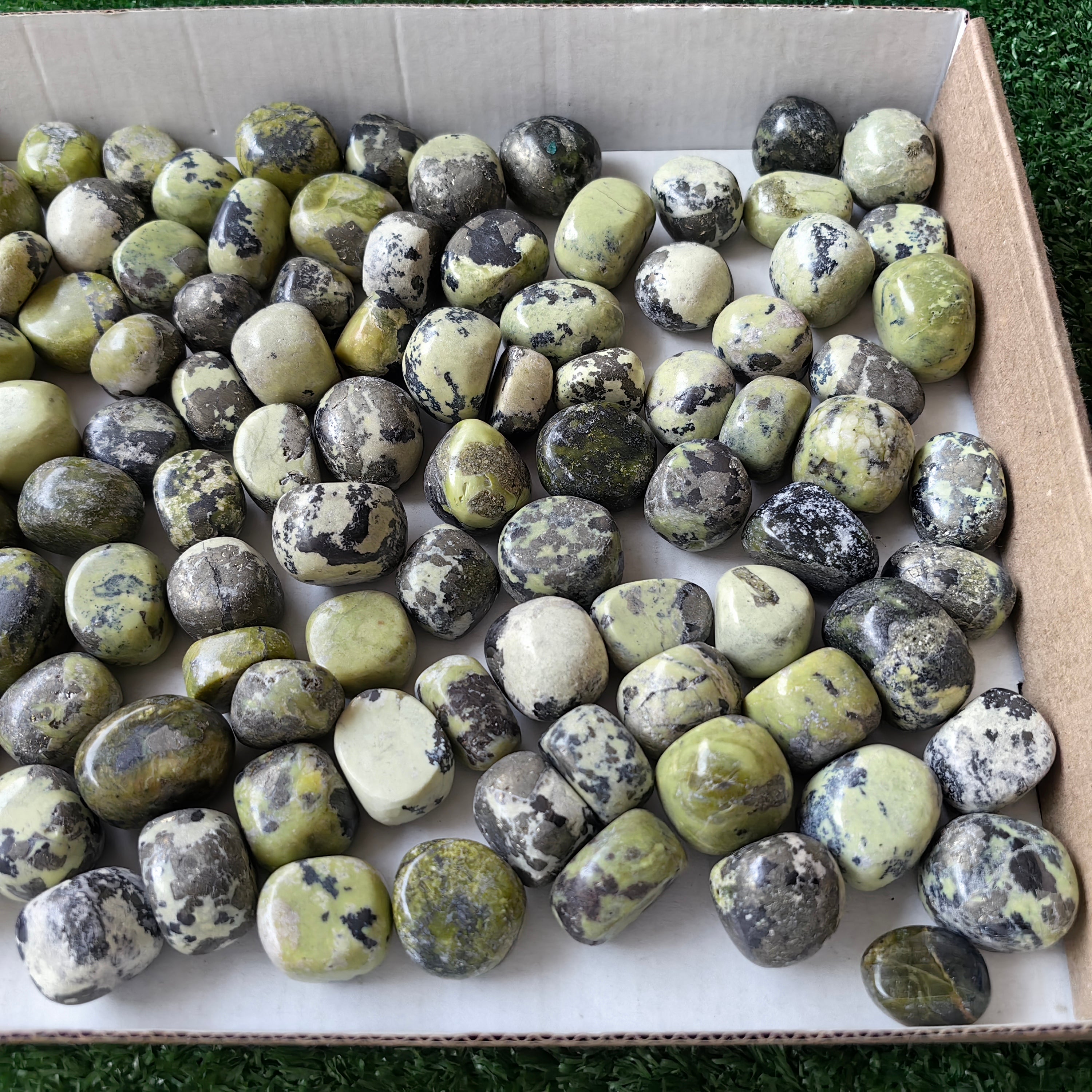 2 kg tumbled green serpentine