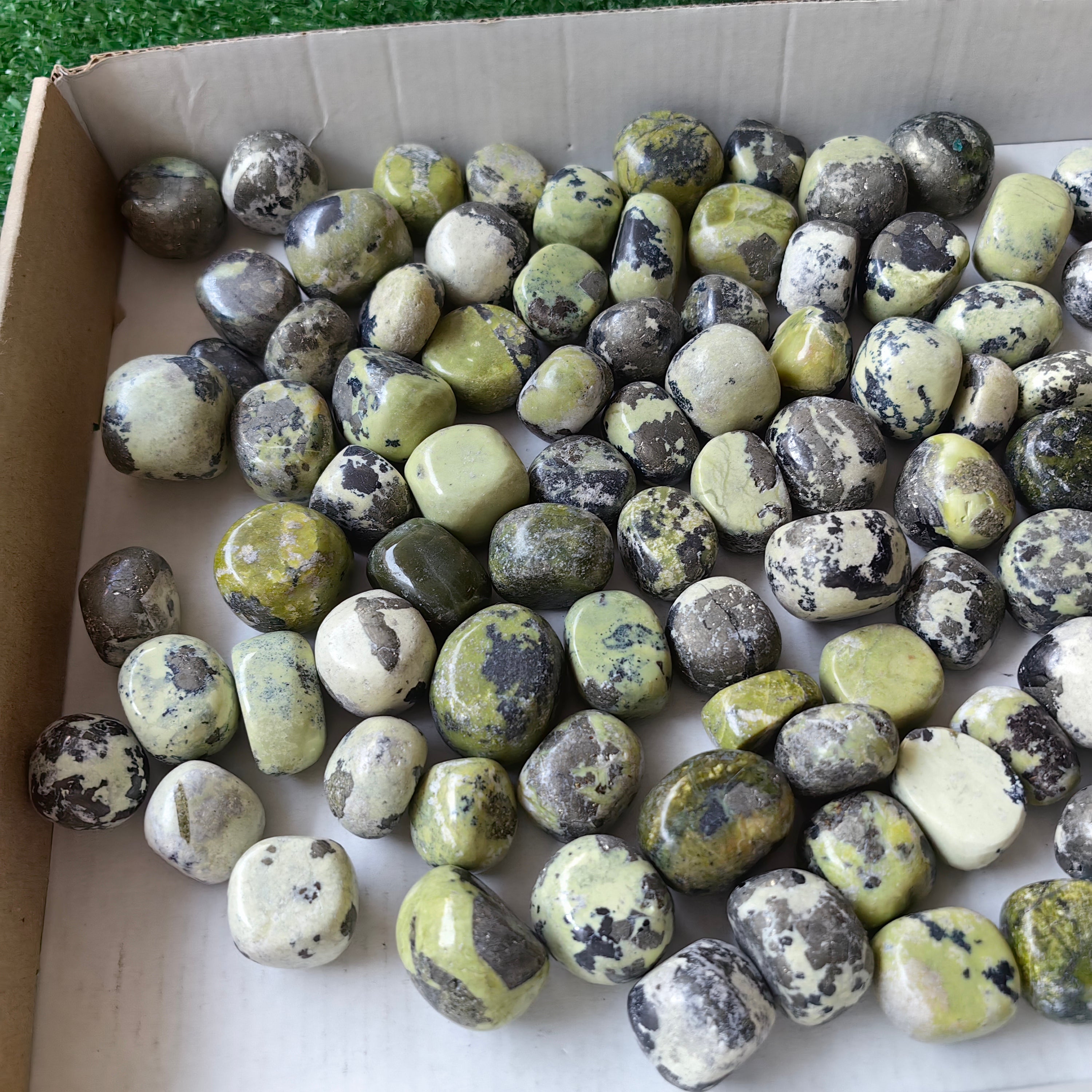2 kg tumbled green serpentine
