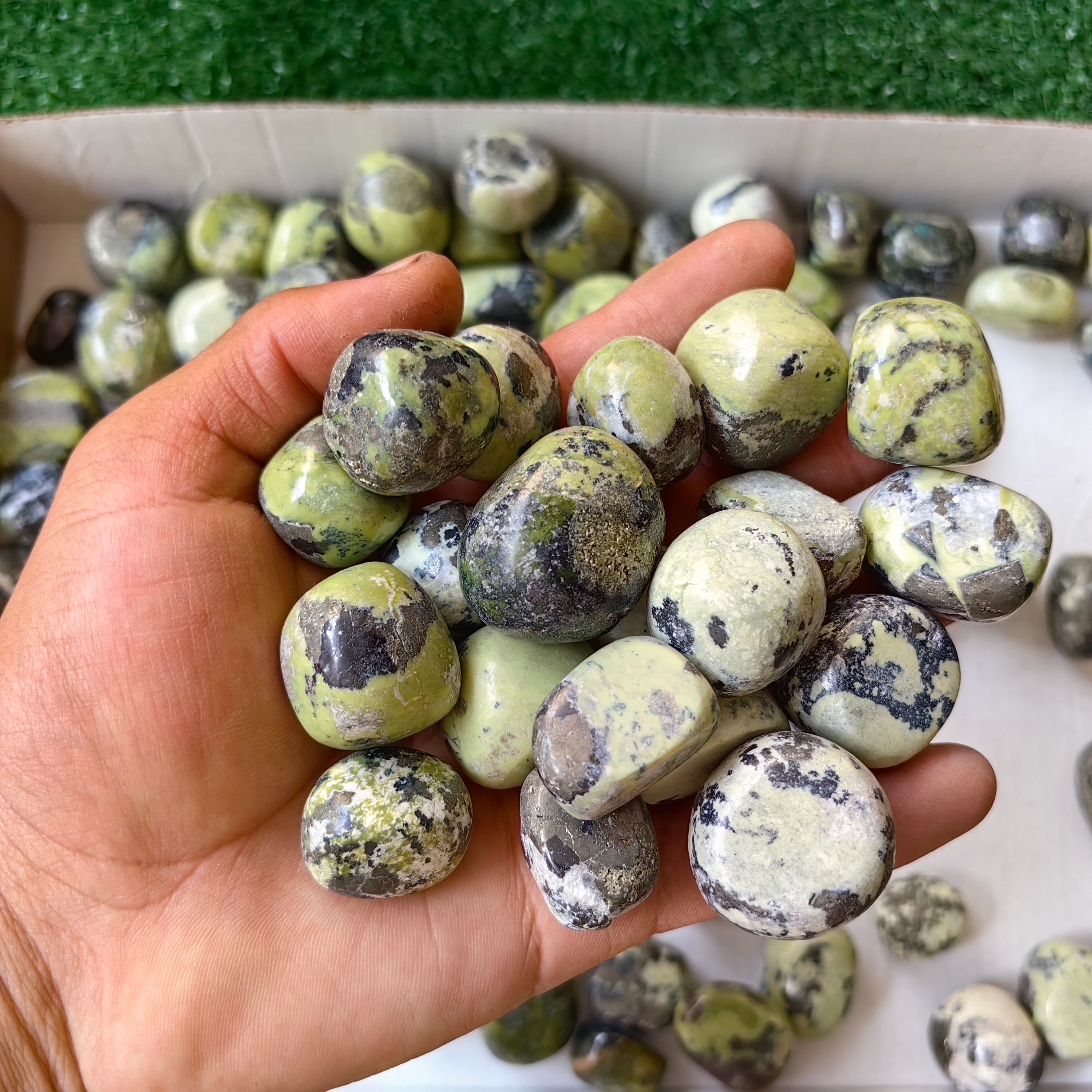 2 kg tumbled green serpentine