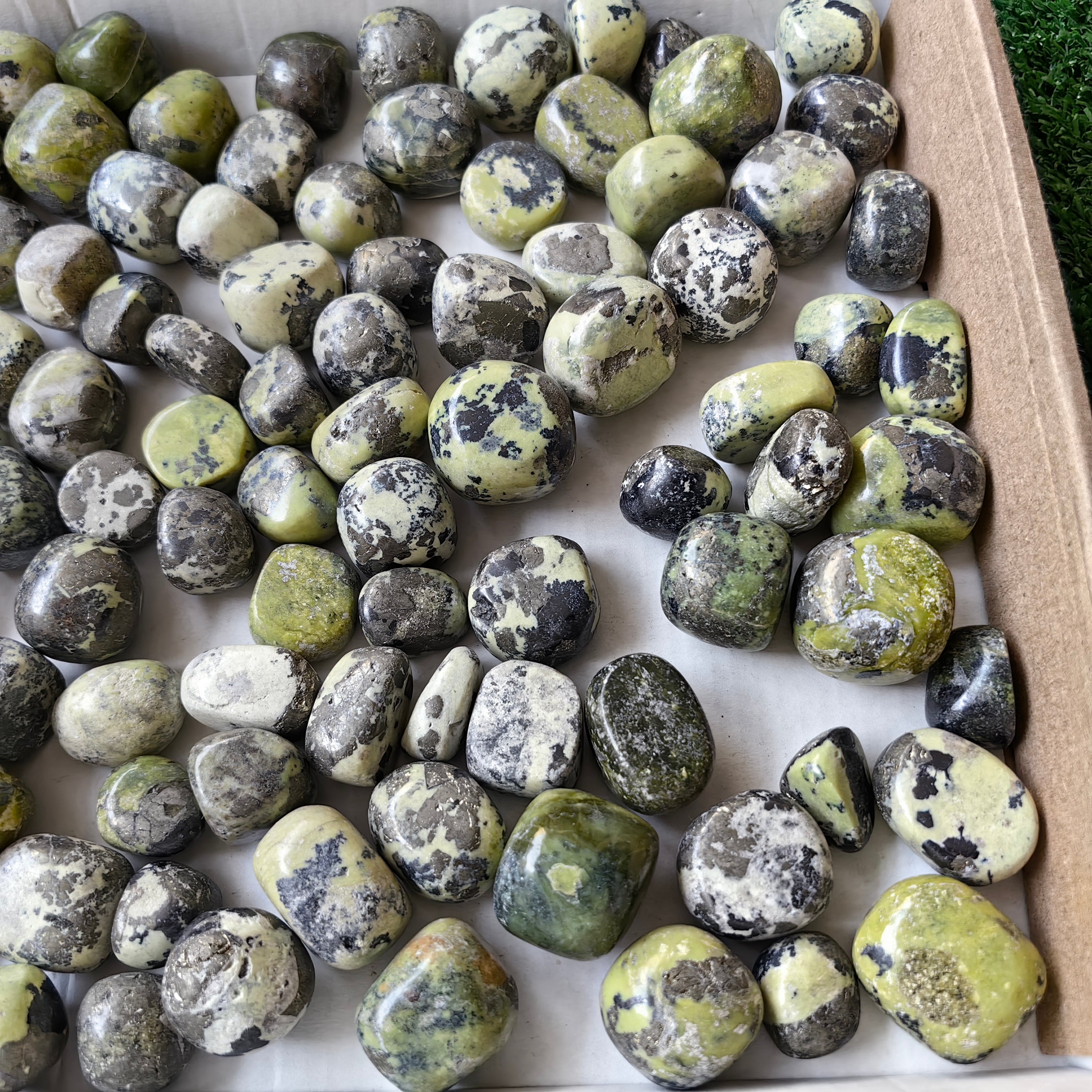 2 kg tumbled green serpentine