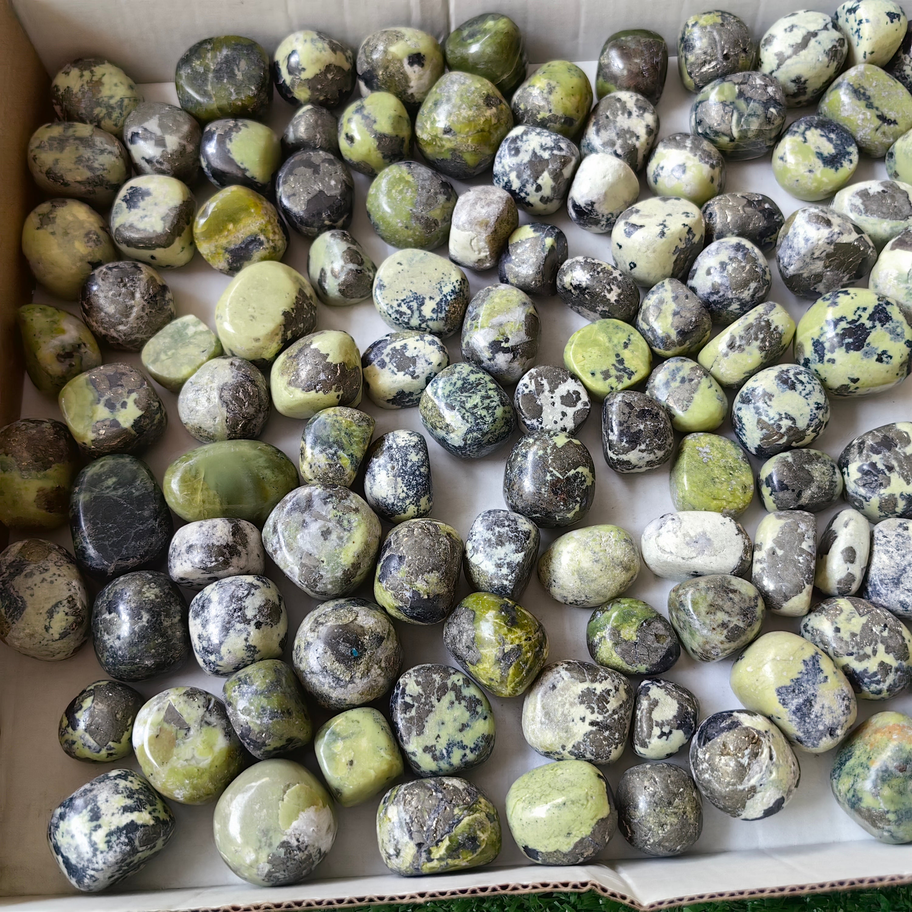 2 kg tumbled green serpentine