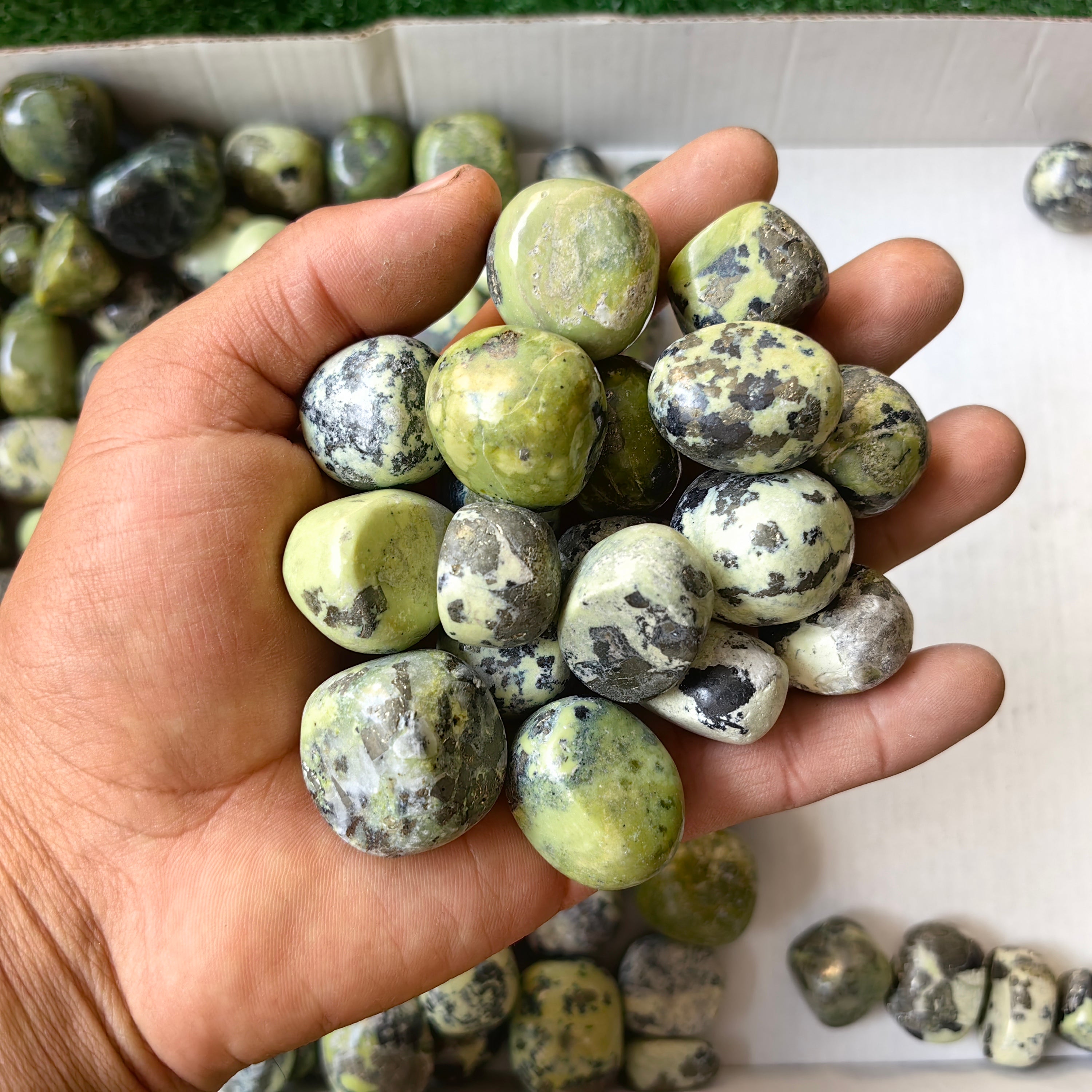 2 kg tumbled green serpentine