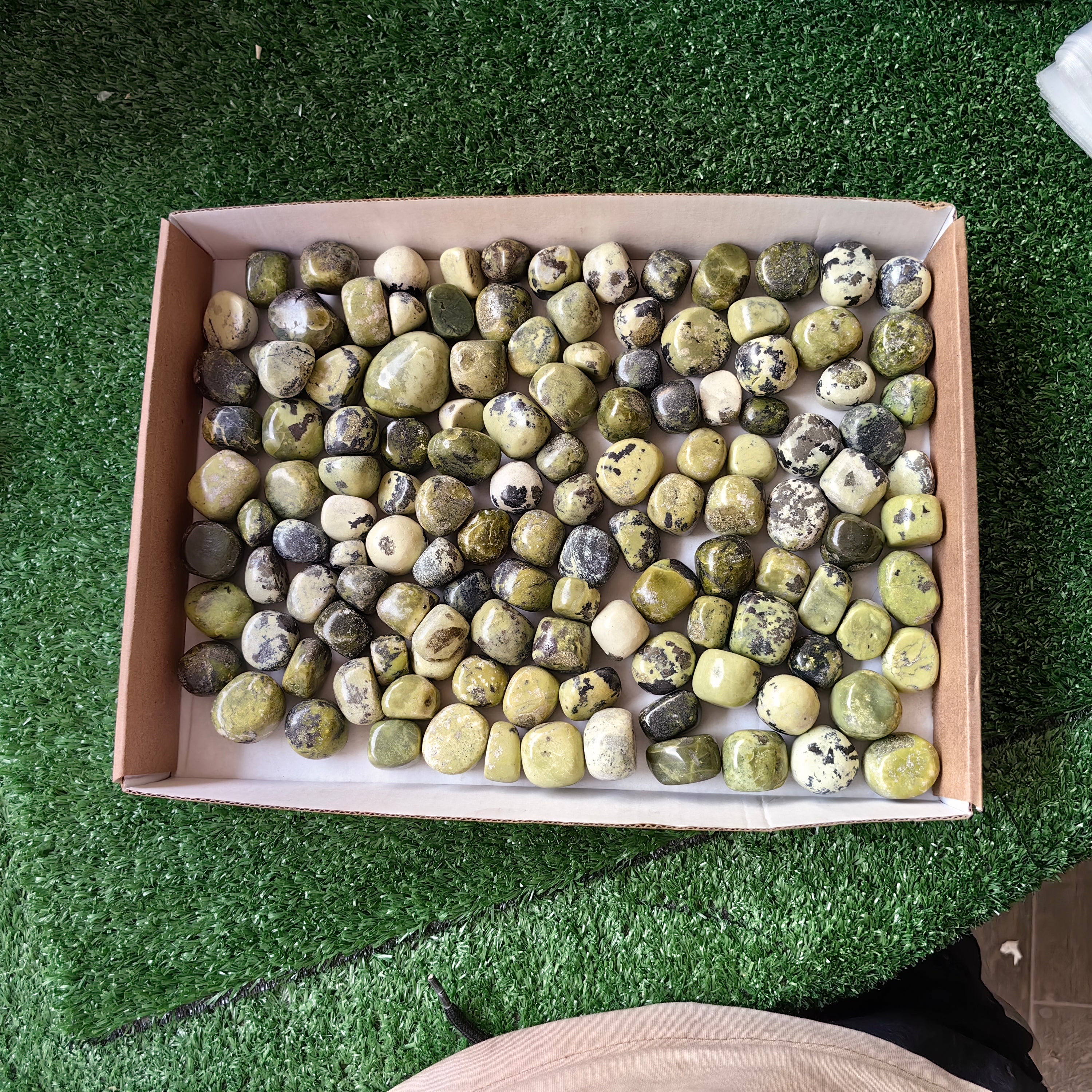 2 kg tumbled green serpentine